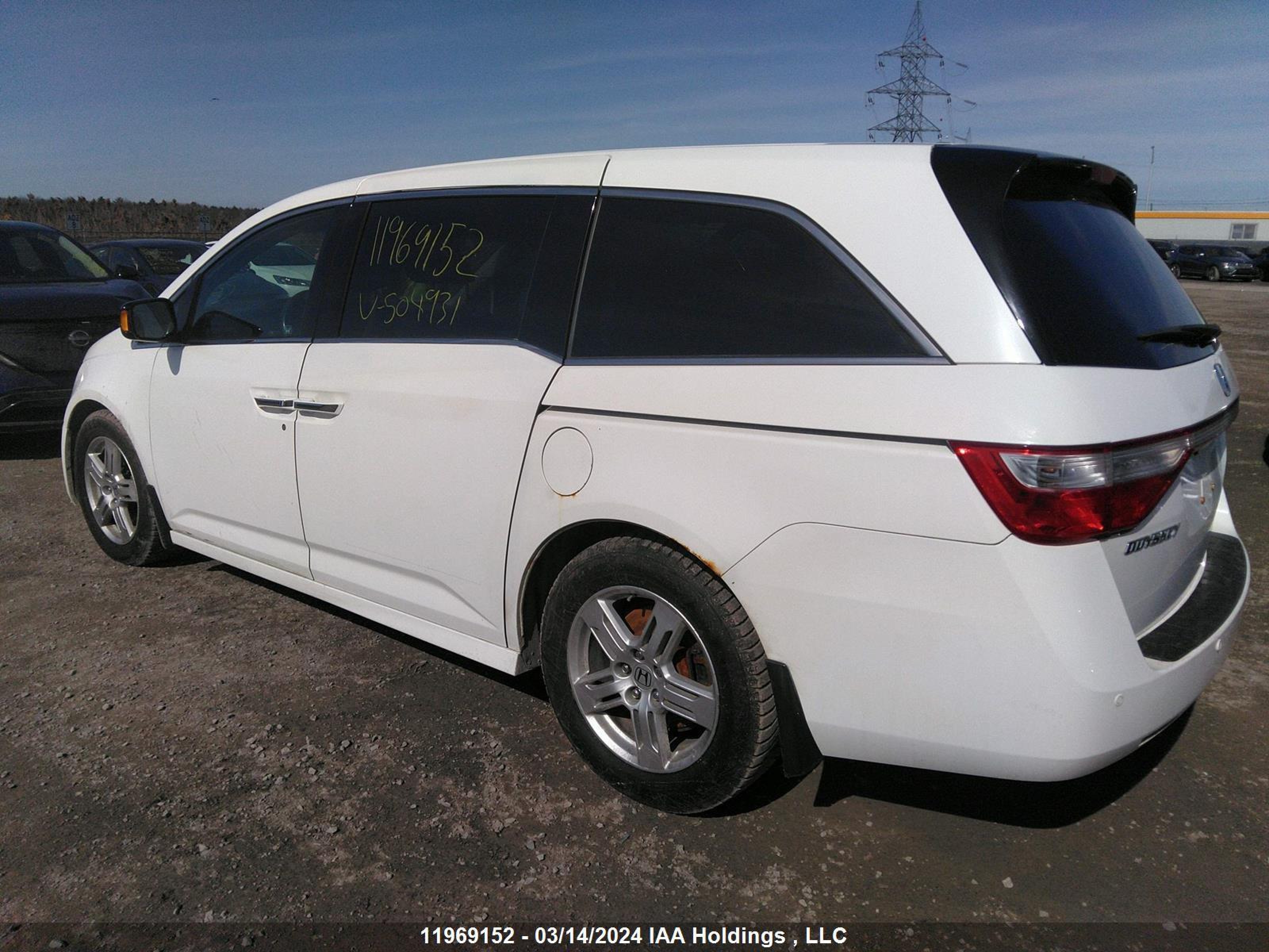 Photo 2 VIN: 5FNRL5H98BB504931 - HONDA ODYSSEY 