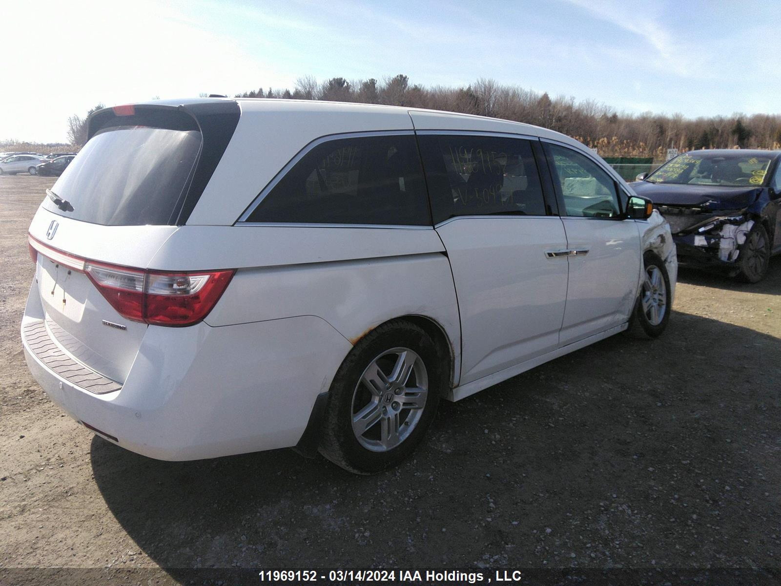 Photo 3 VIN: 5FNRL5H98BB504931 - HONDA ODYSSEY 