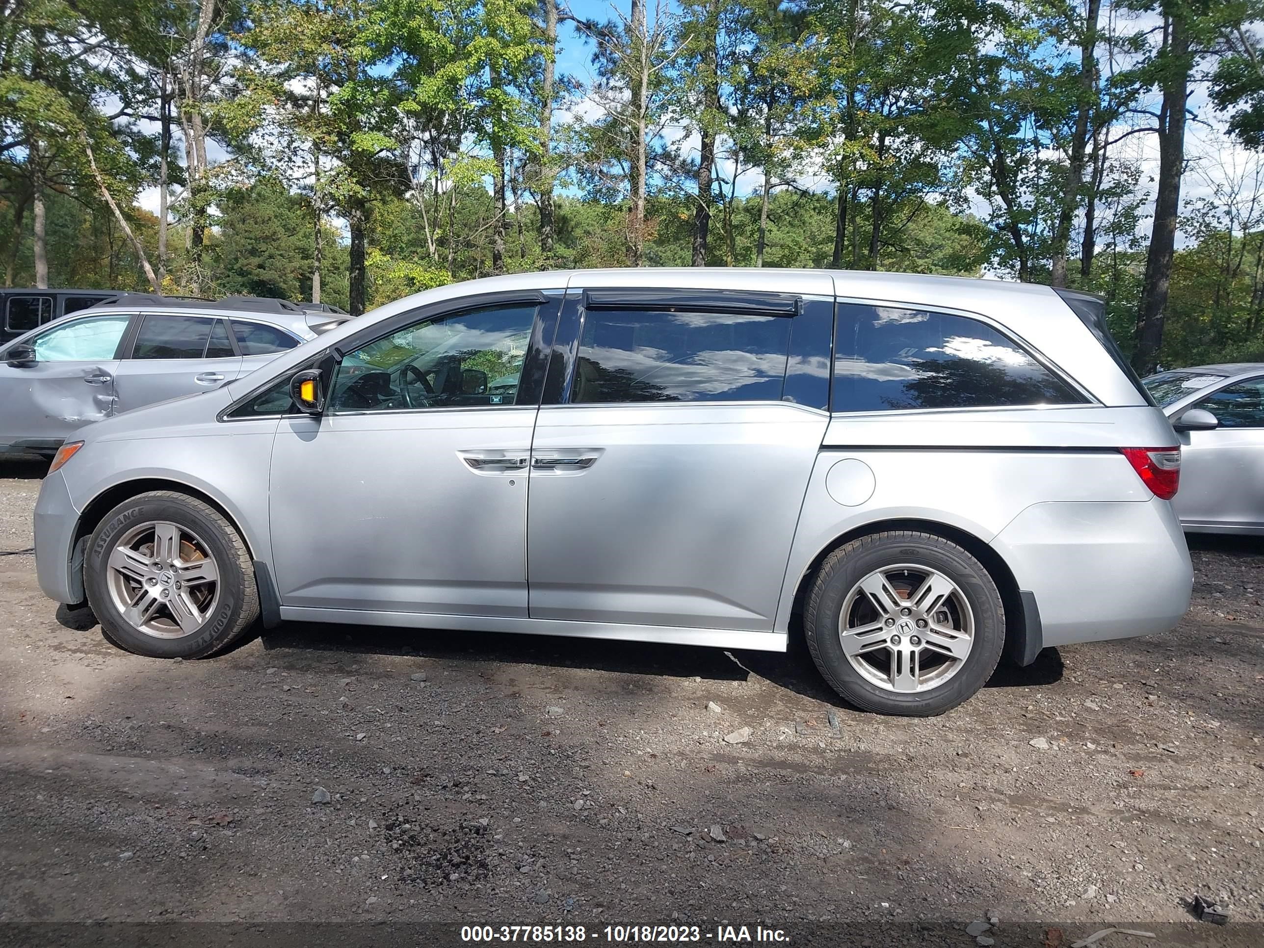 Photo 13 VIN: 5FNRL5H98CB060905 - HONDA ODYSSEY 