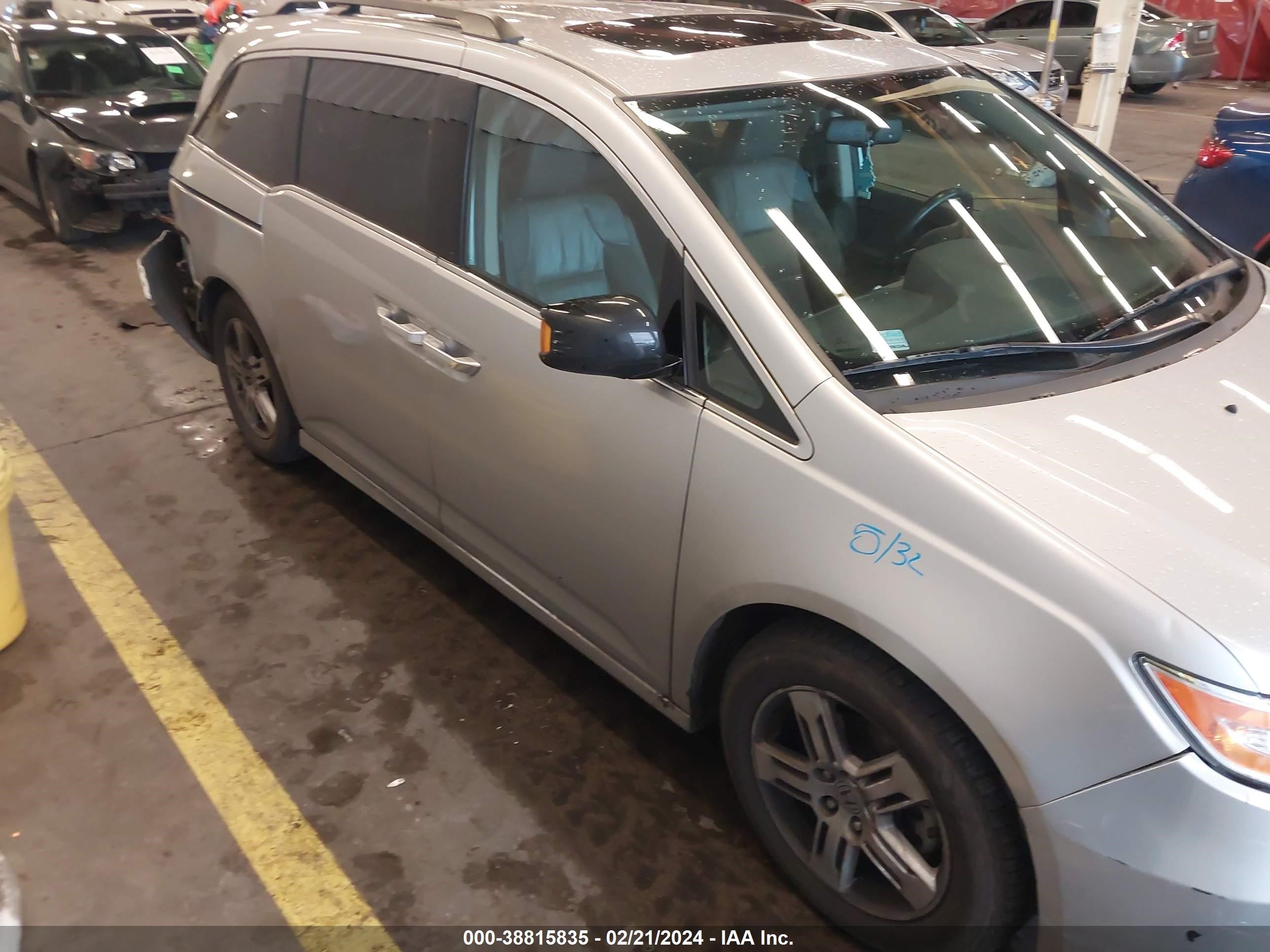 Photo 12 VIN: 5FNRL5H98DB064857 - HONDA ODYSSEY 