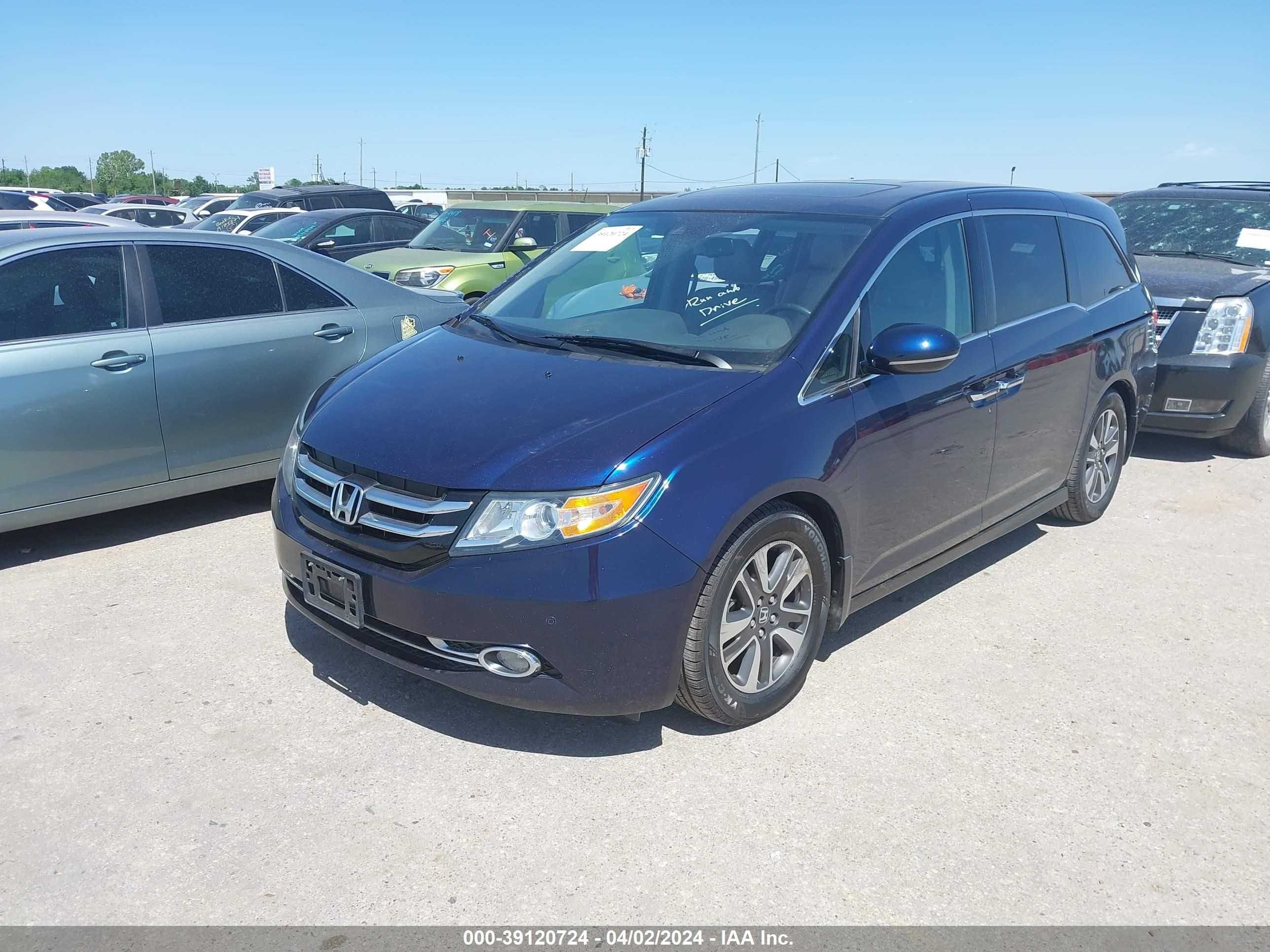 Photo 1 VIN: 5FNRL5H98FB028184 - HONDA ODYSSEY 