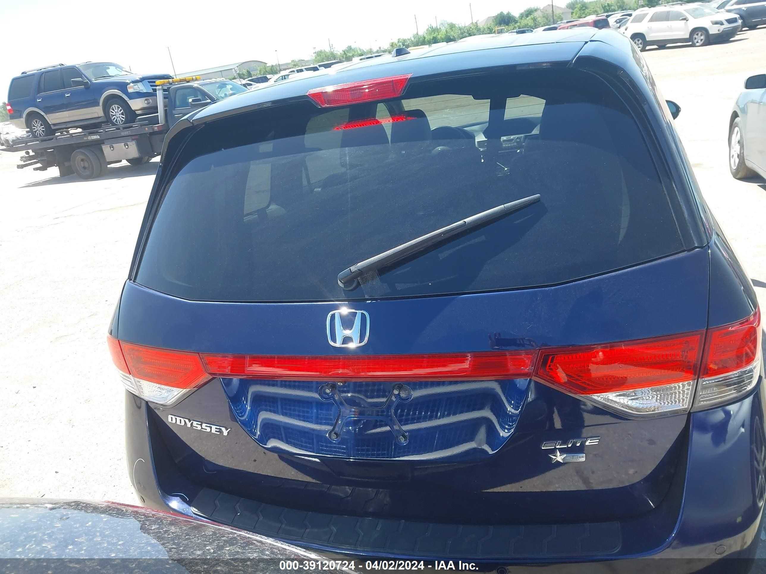 Photo 15 VIN: 5FNRL5H98FB028184 - HONDA ODYSSEY 