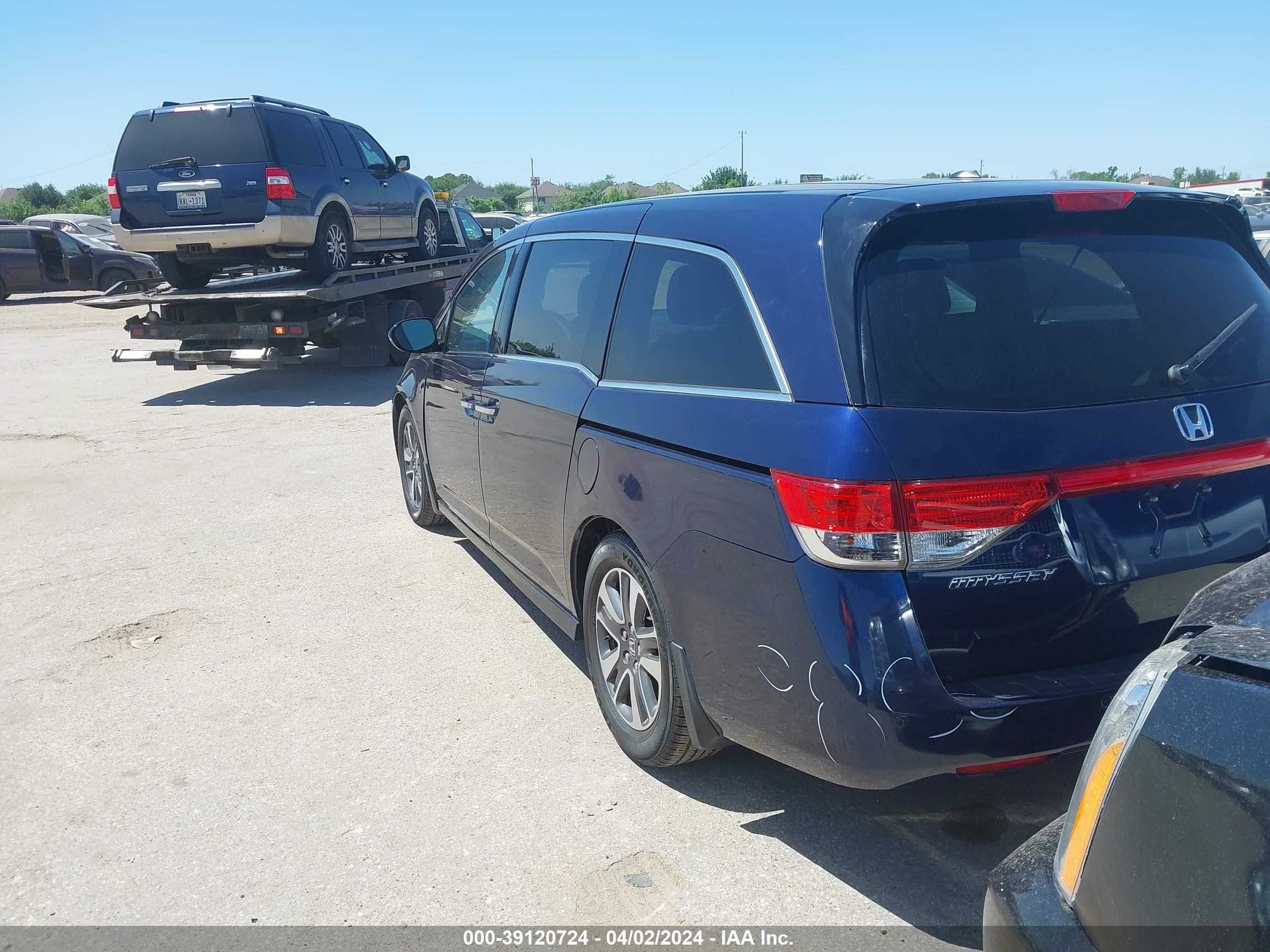 Photo 2 VIN: 5FNRL5H98FB028184 - HONDA ODYSSEY 