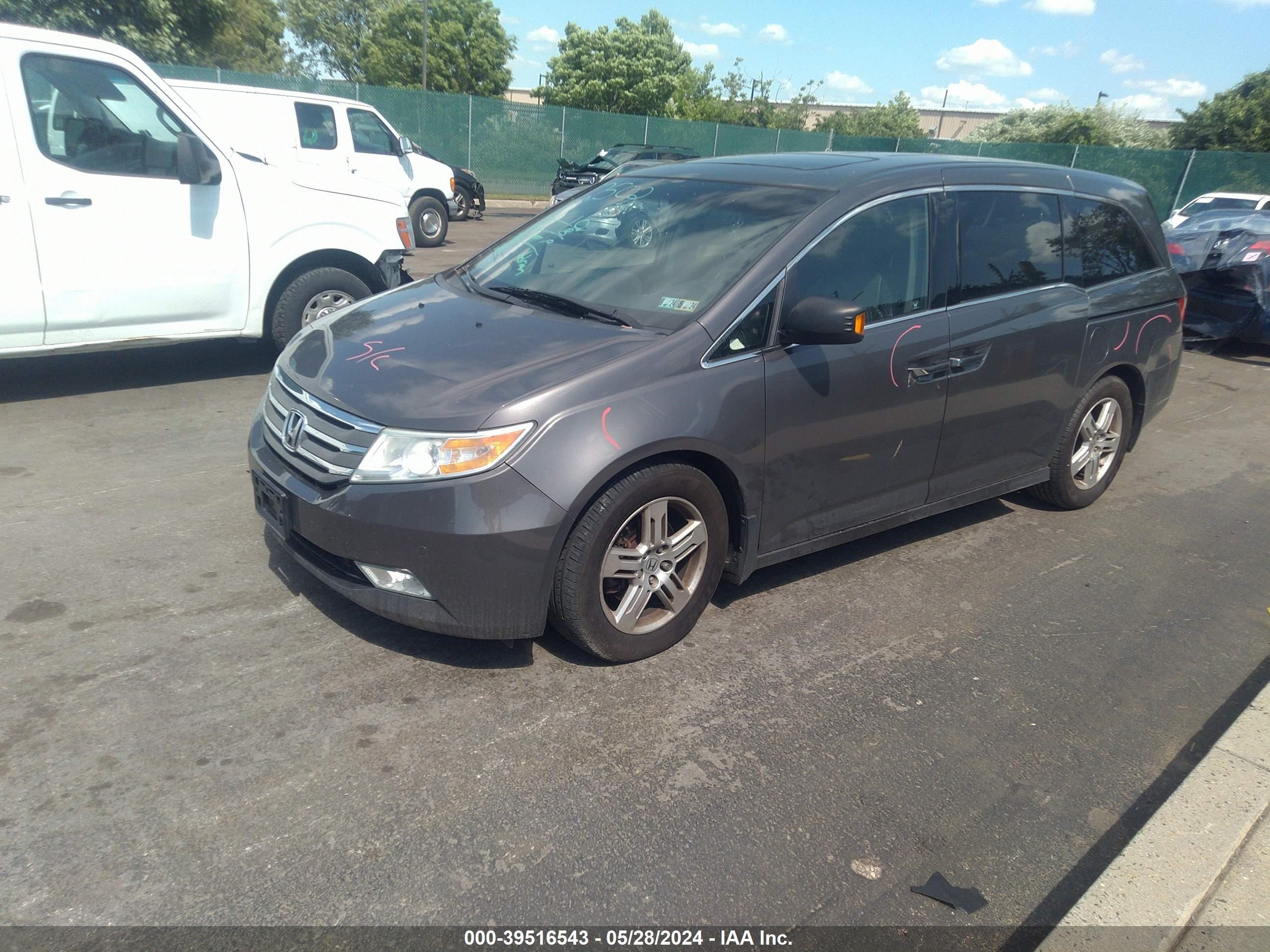 Photo 1 VIN: 5FNRL5H99BB063939 - HONDA ODYSSEY 