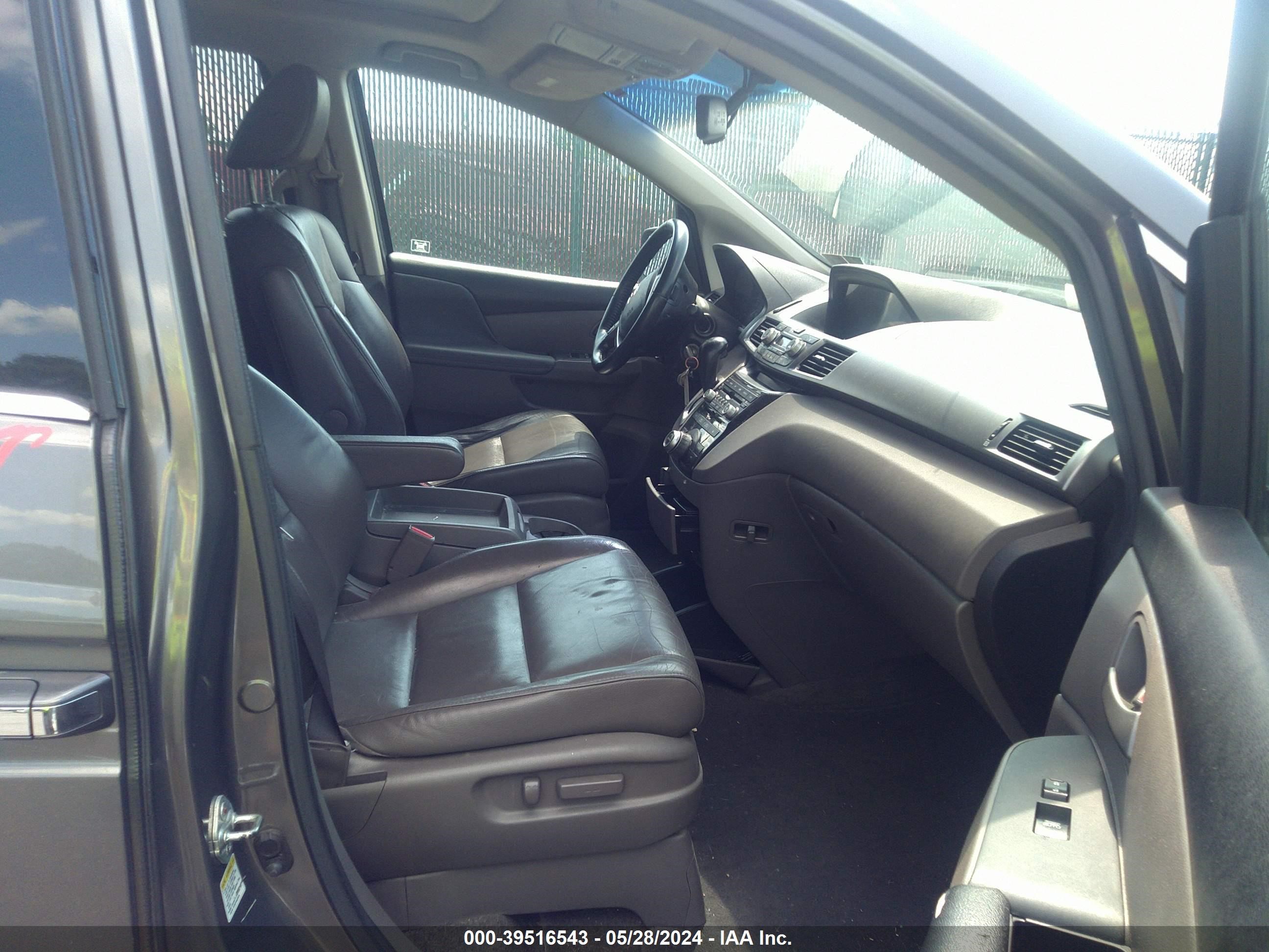 Photo 4 VIN: 5FNRL5H99BB063939 - HONDA ODYSSEY 