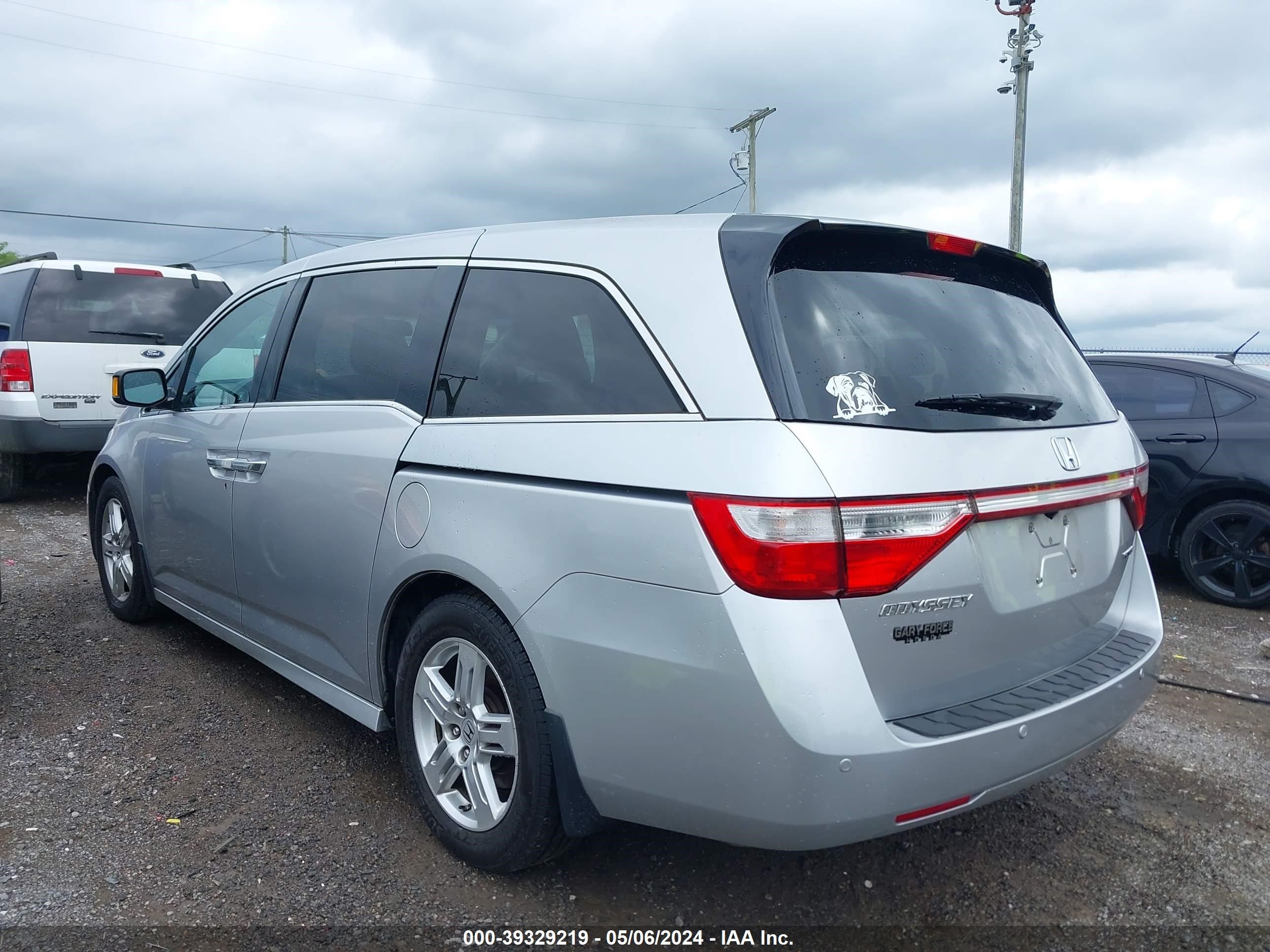 Photo 2 VIN: 5FNRL5H99BB095256 - HONDA ODYSSEY 