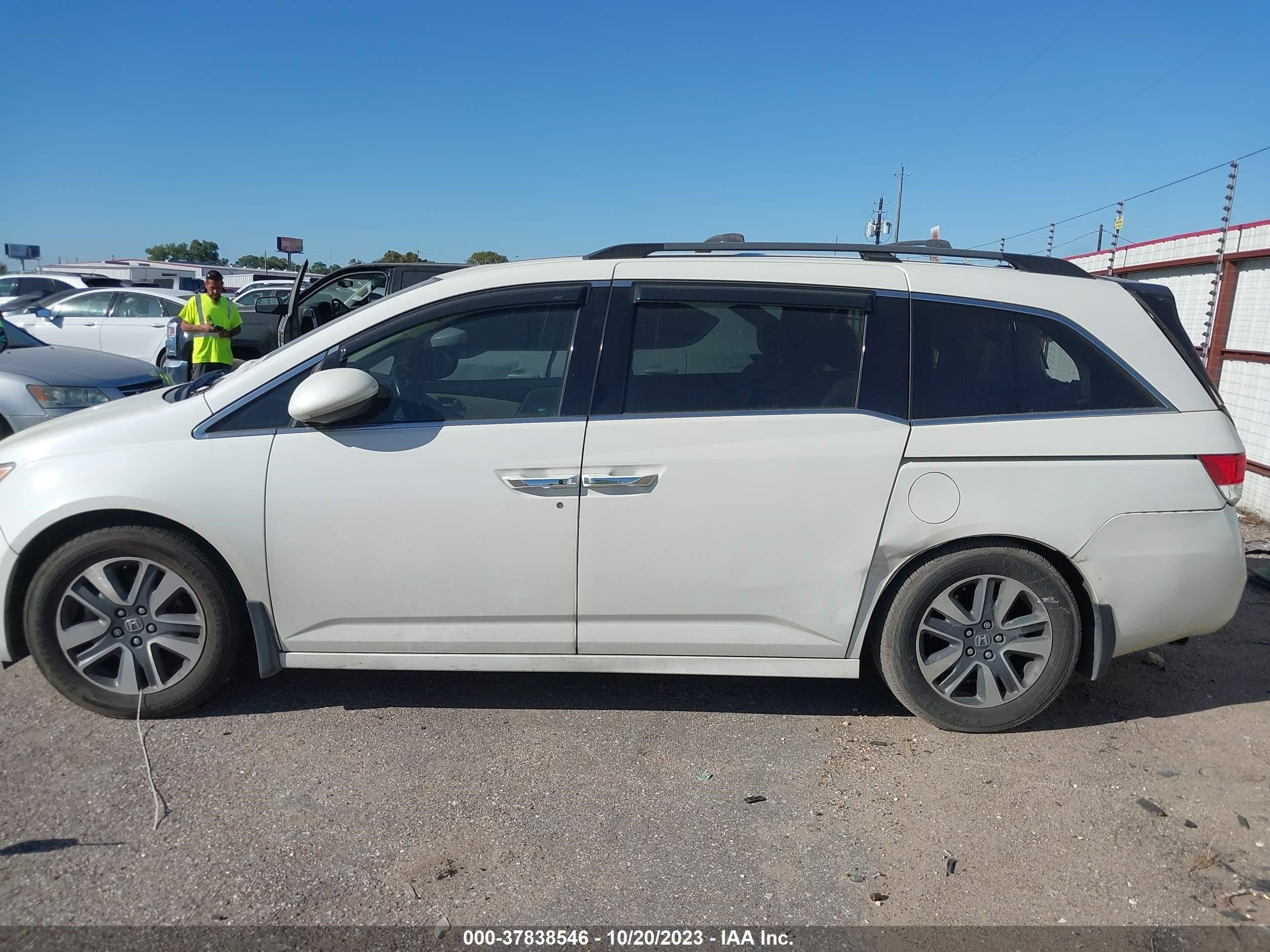 Photo 12 VIN: 5FNRL5H99FB057659 - HONDA ODYSSEY 