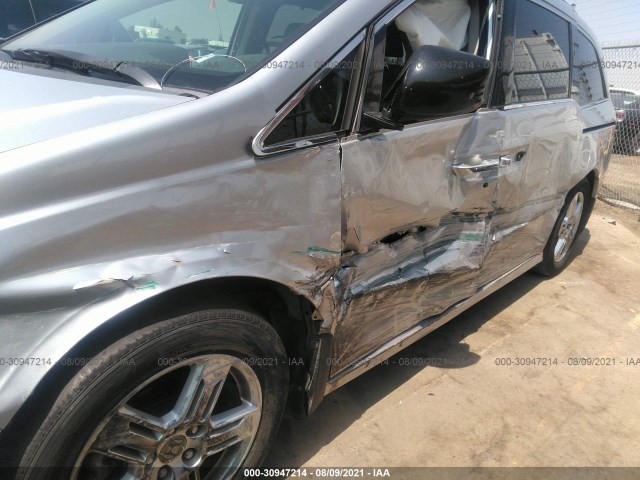 Photo 5 VIN: 5FNRL5H9XBB005516 - HONDA ODYSSEY 