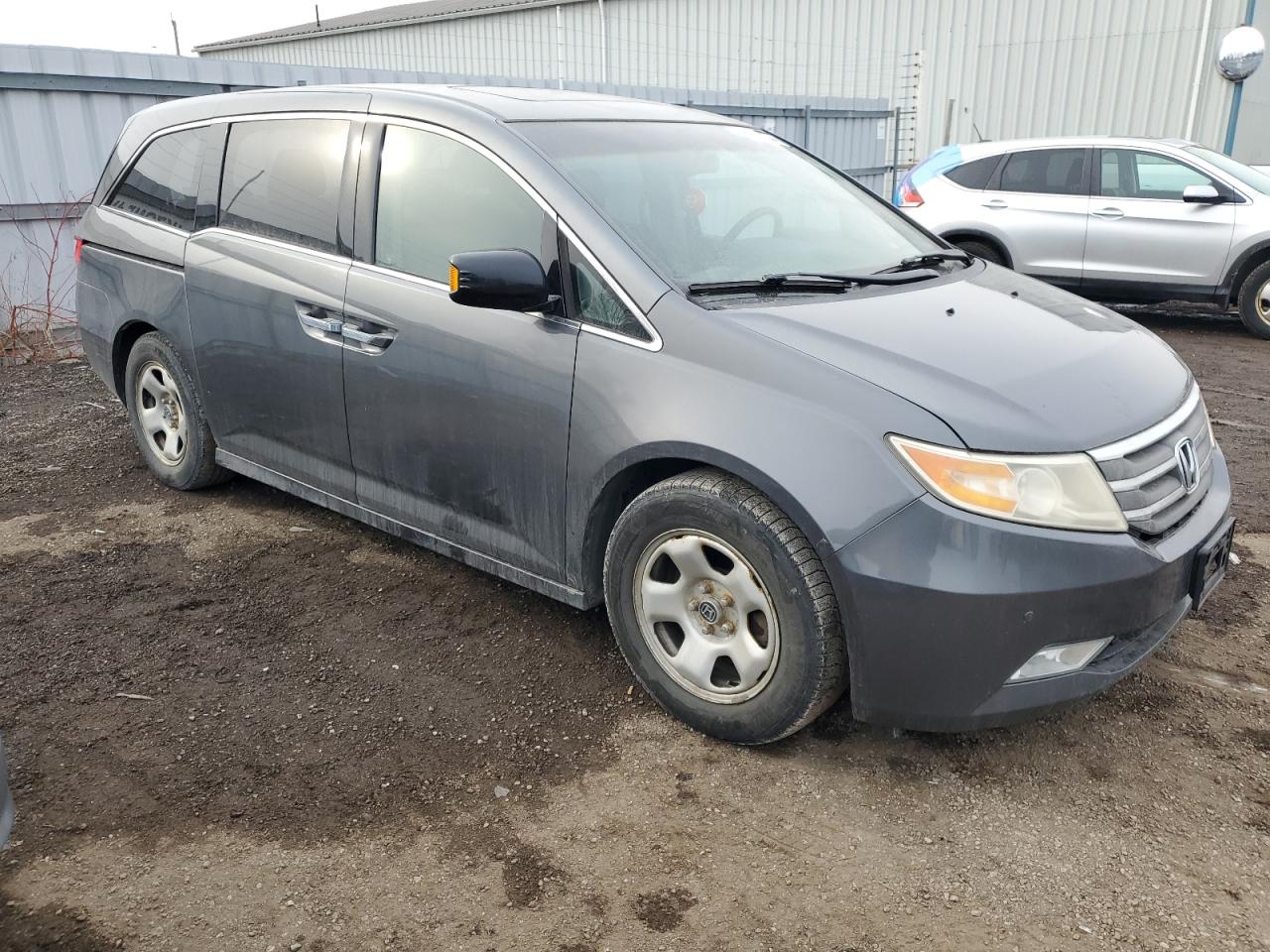 Photo 3 VIN: 5FNRL5H9XBB062282 - HONDA ODYSSEY 