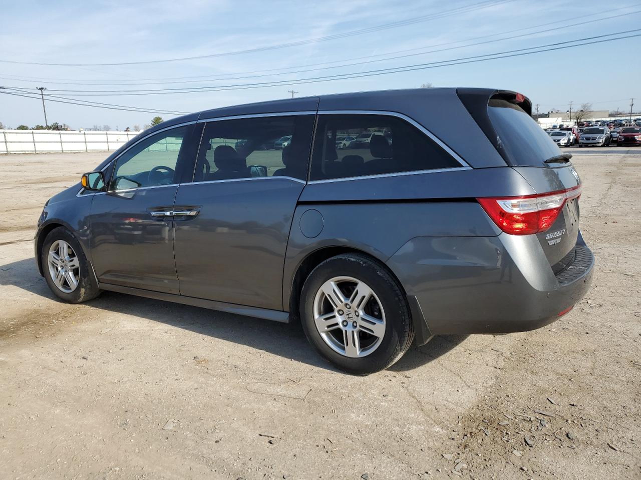 Photo 1 VIN: 5FNRL5H9XDB032007 - HONDA ODYSSEY 