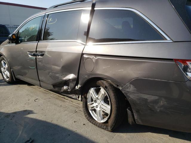 Photo 8 VIN: 5FNRL5H9XDB042598 - HONDA ODYSSEY TO 