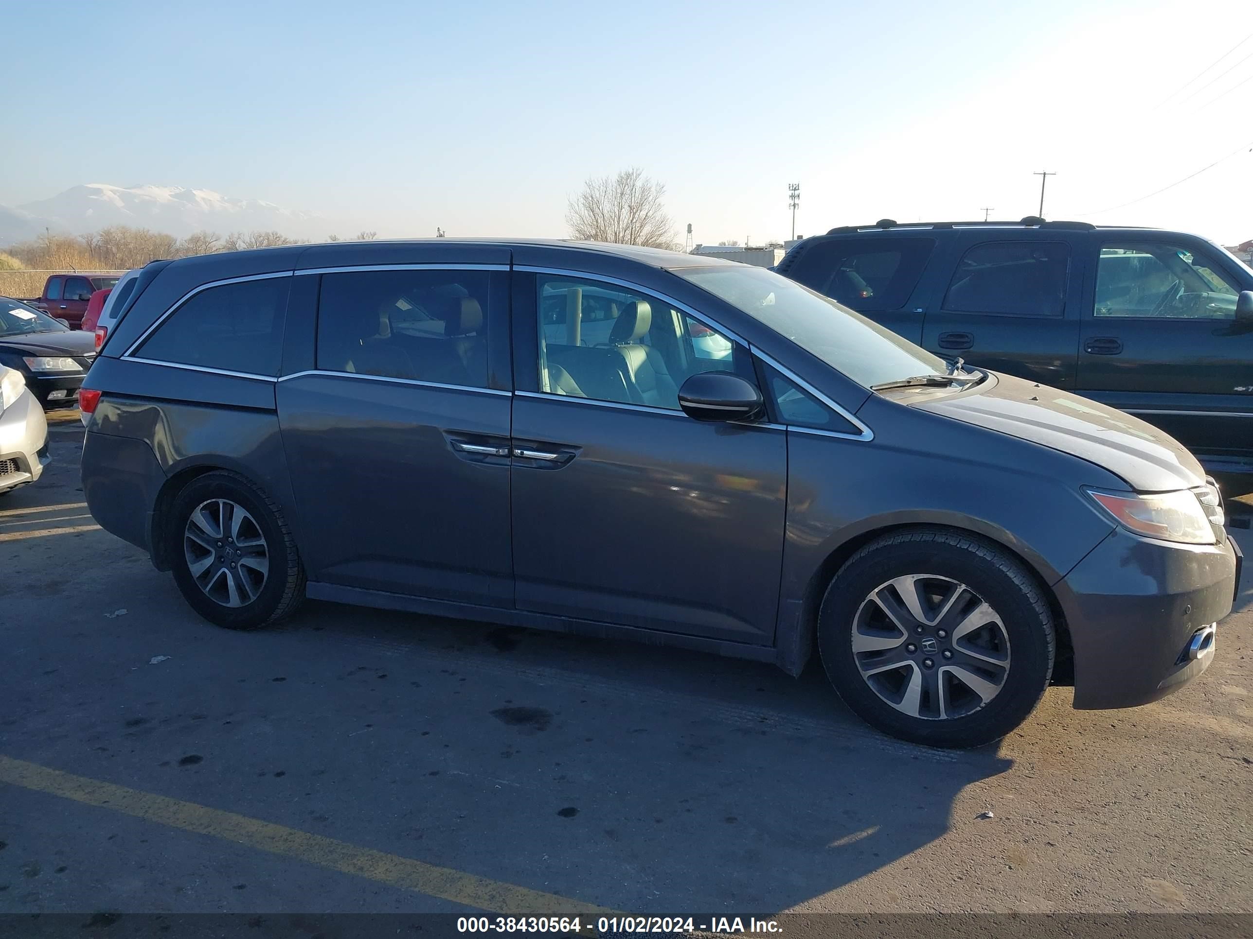 Photo 12 VIN: 5FNRL5H9XEB109864 - HONDA ODYSSEY 