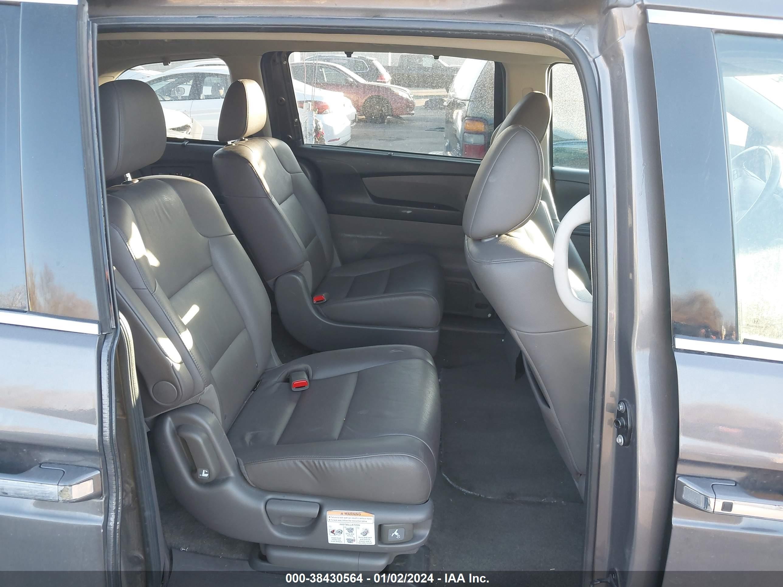 Photo 7 VIN: 5FNRL5H9XEB109864 - HONDA ODYSSEY 