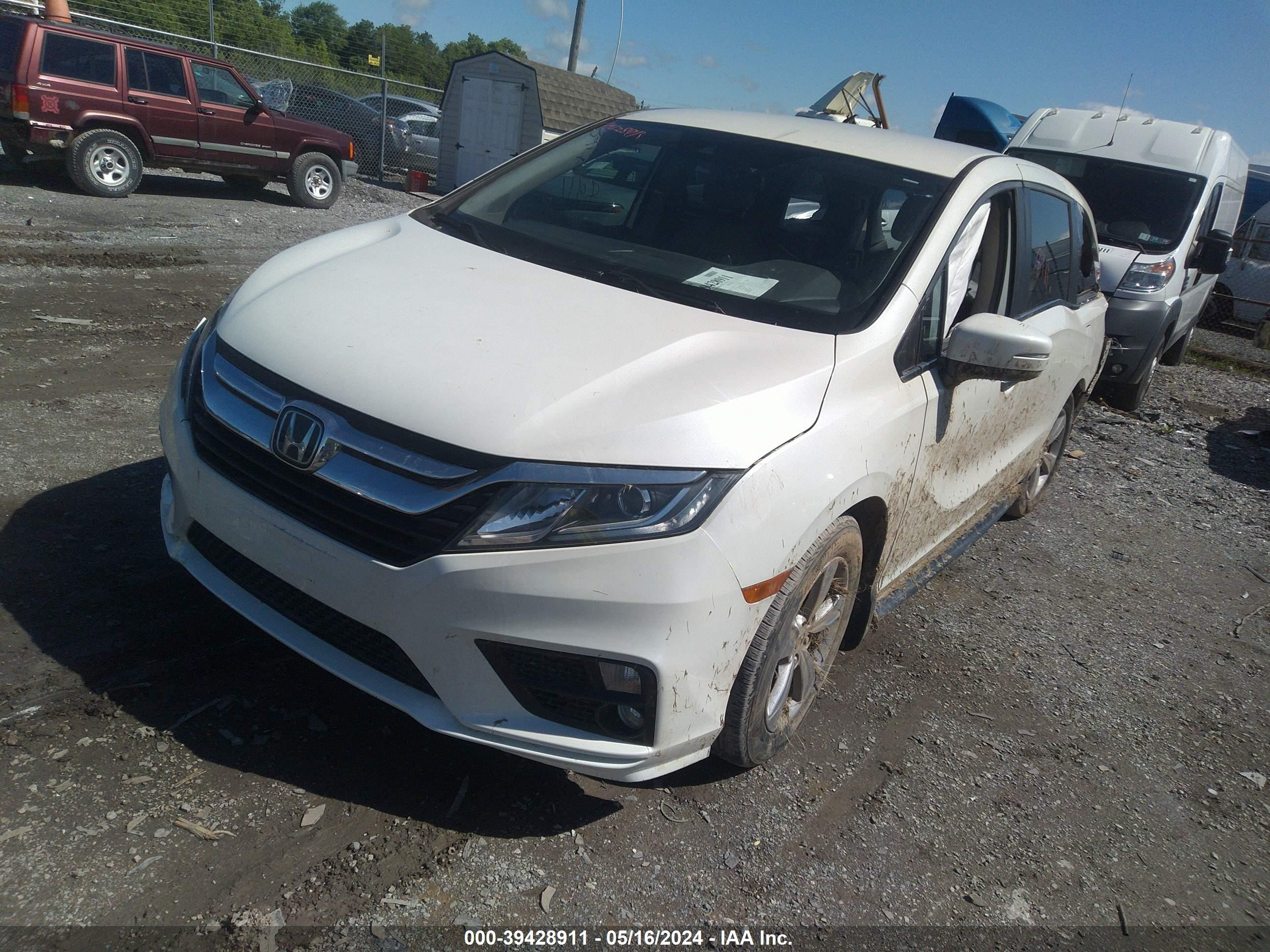 Photo 1 VIN: 5FNRL6H59JB064624 - HONDA ODYSSEY 