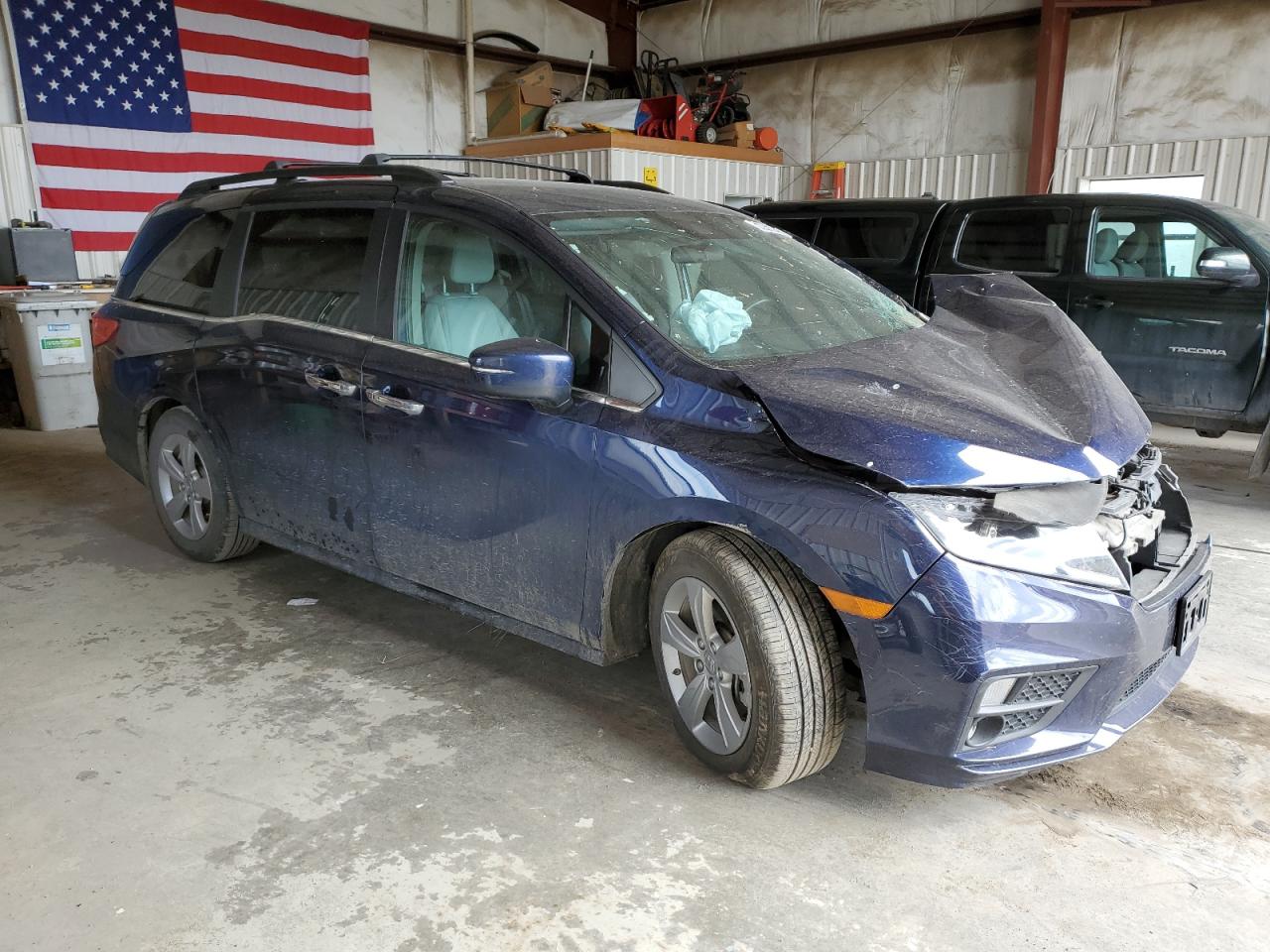 Photo 3 VIN: 5FNRL6H5XKB094314 - HONDA ODYSSEY 