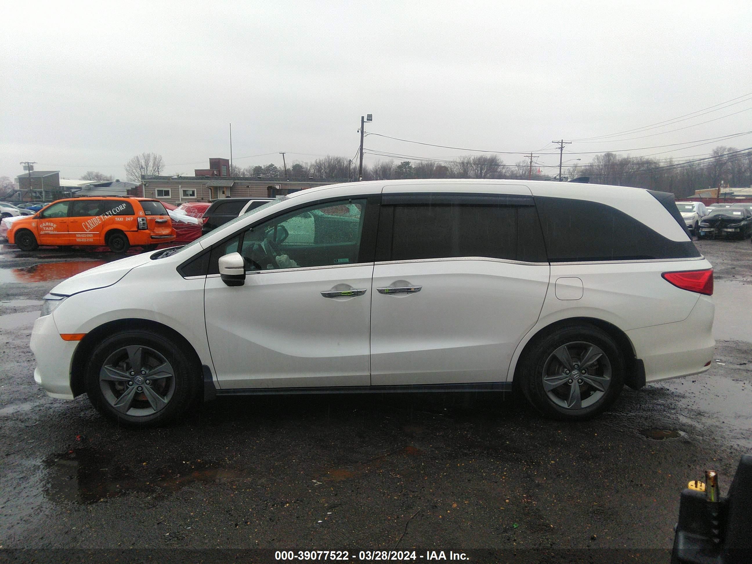 Photo 12 VIN: 5FNRL6H5XNB018824 - HONDA ODYSSEY 