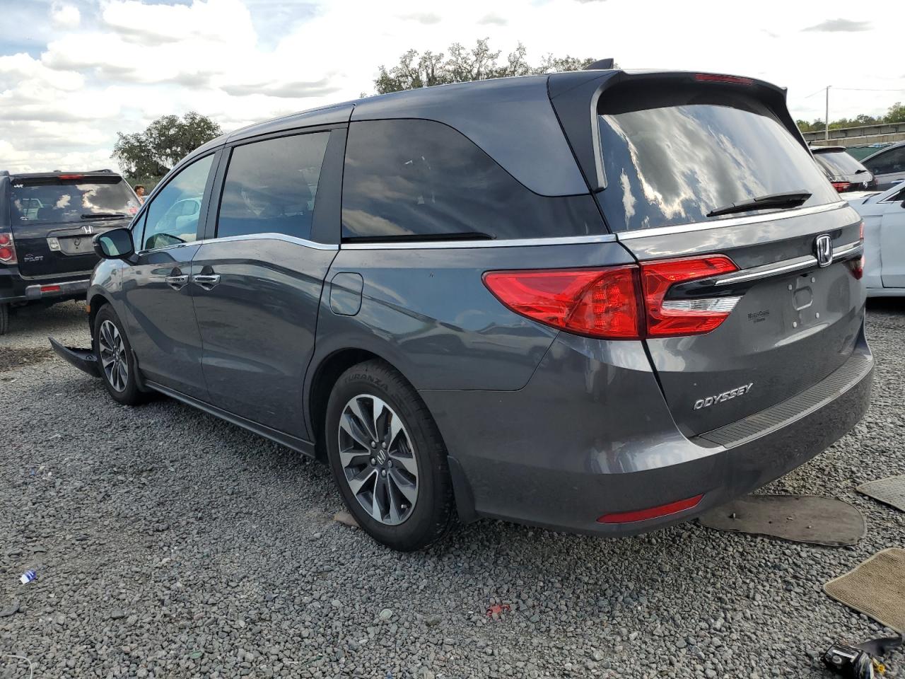 Photo 1 VIN: 5FNRL6H65RB015182 - HONDA ODYSSEY 