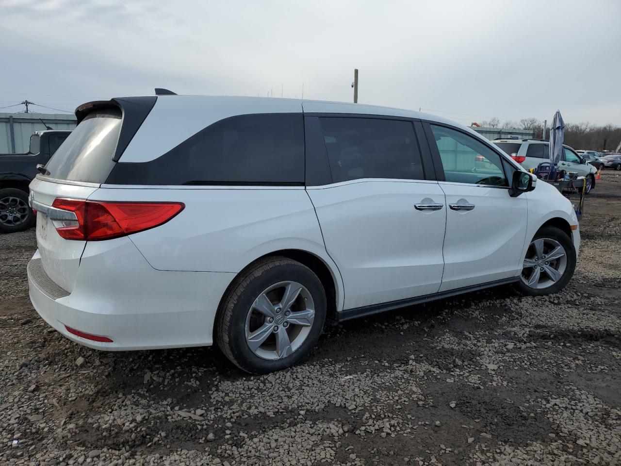 Photo 2 VIN: 5FNRL6H70LB070834 - HONDA ODYSSEY 