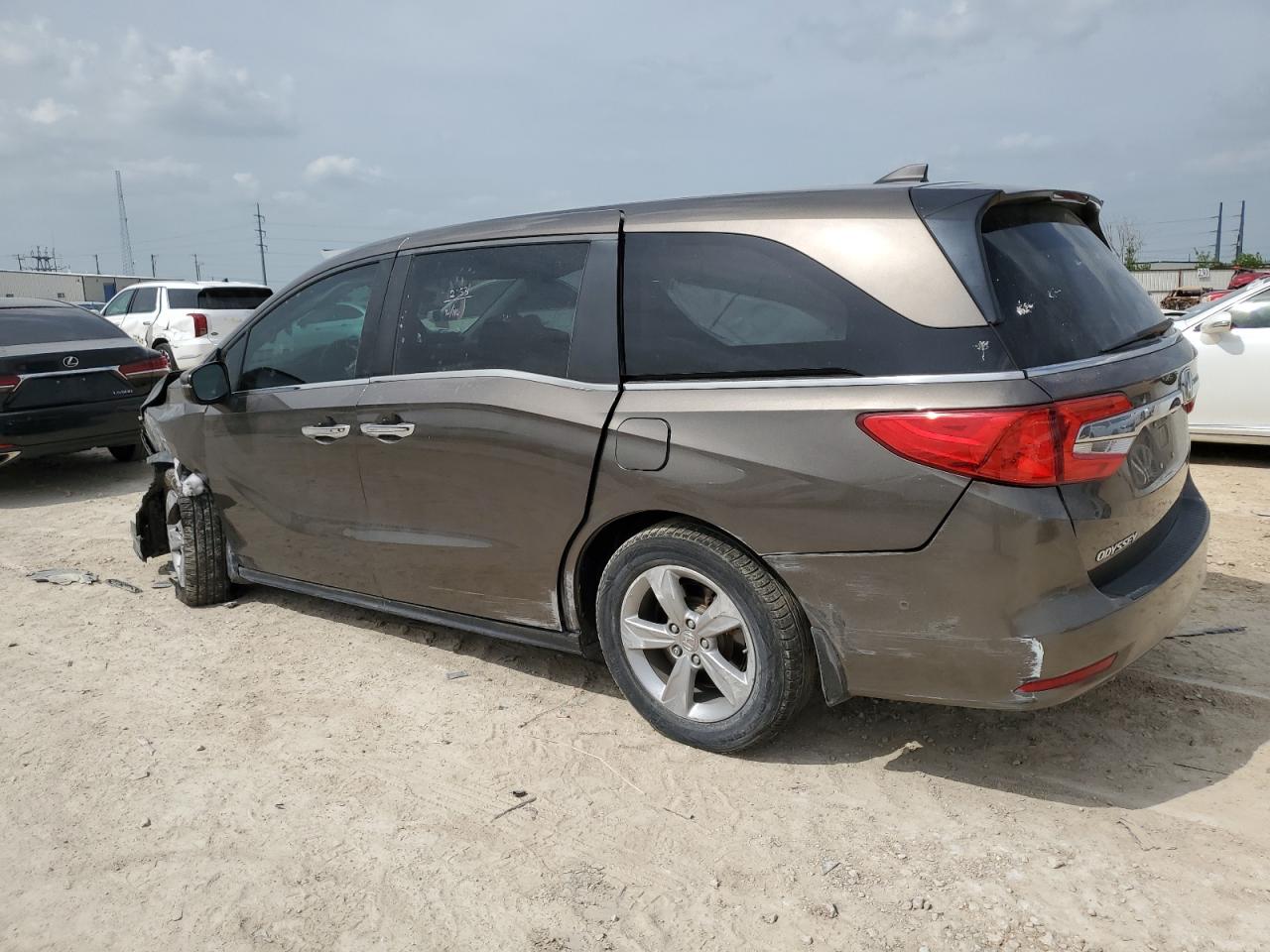 Photo 1 VIN: 5FNRL6H72JB081363 - HONDA ODYSSEY 