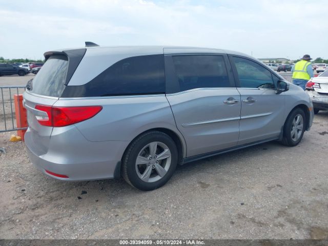 Photo 3 VIN: 5FNRL6H72JB086997 - HONDA ODYSSEY 