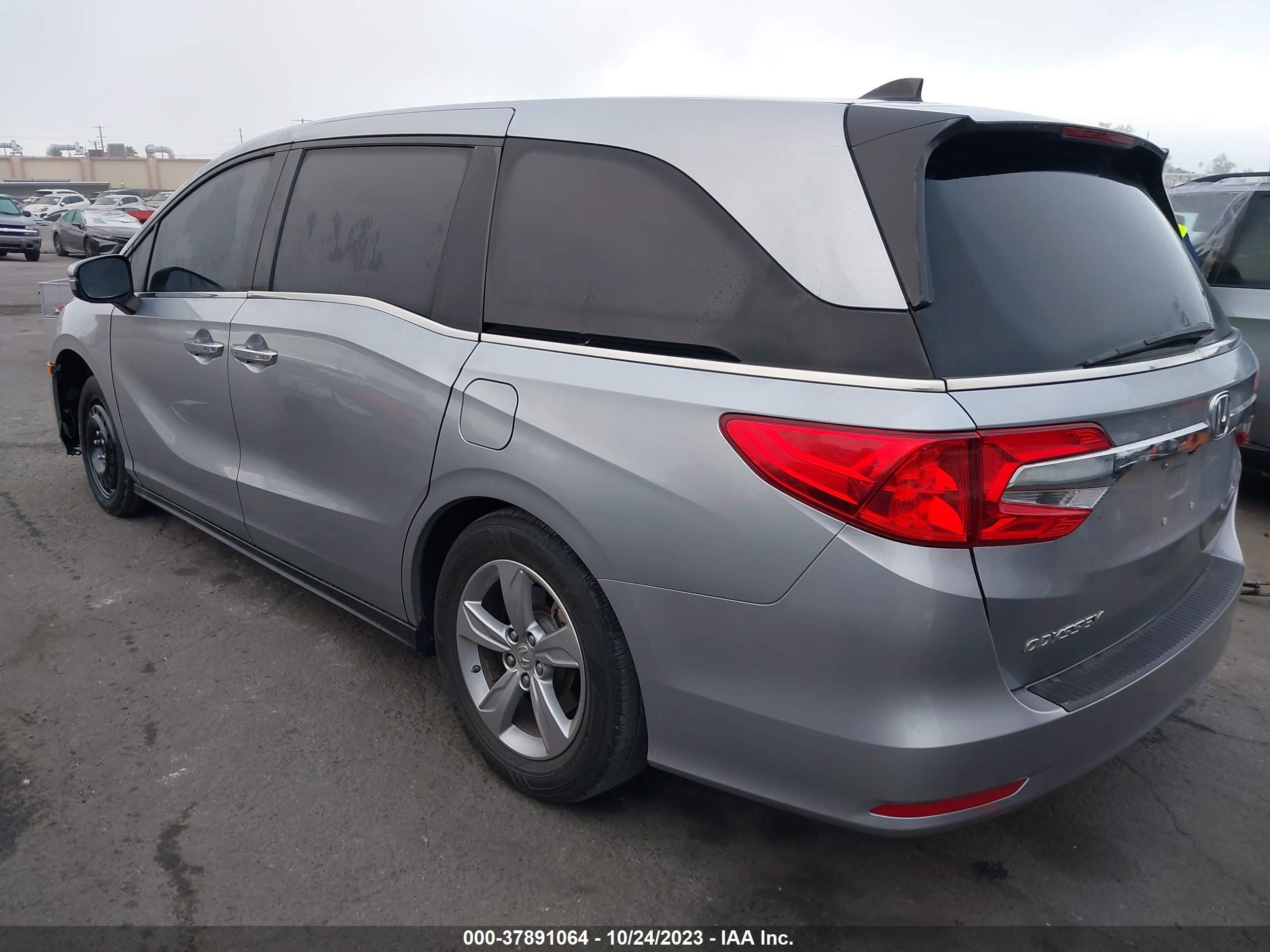 Photo 2 VIN: 5FNRL6H72JB095506 - HONDA ODYSSEY 