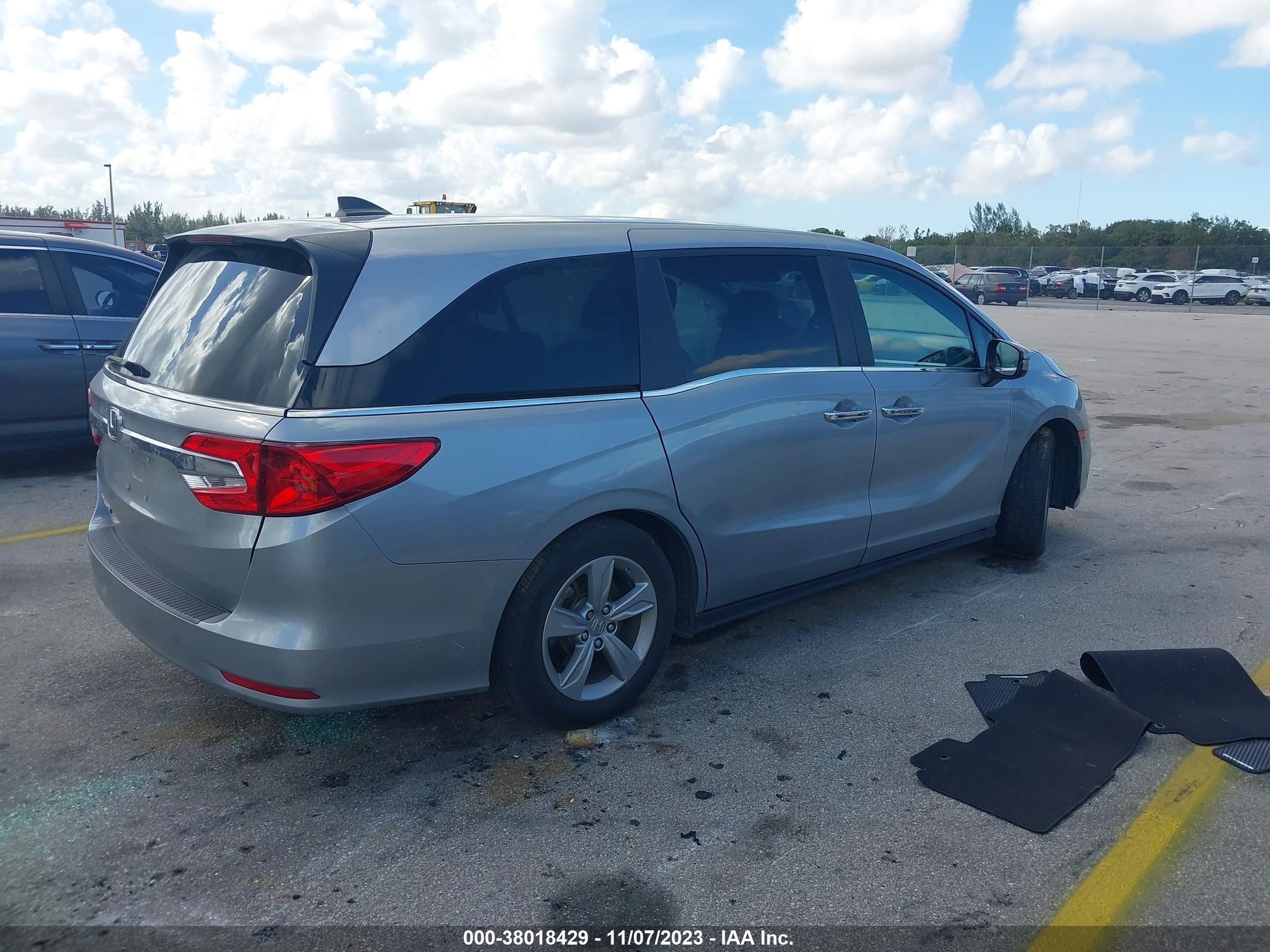 Photo 3 VIN: 5FNRL6H74LB072375 - HONDA ODYSSEY 