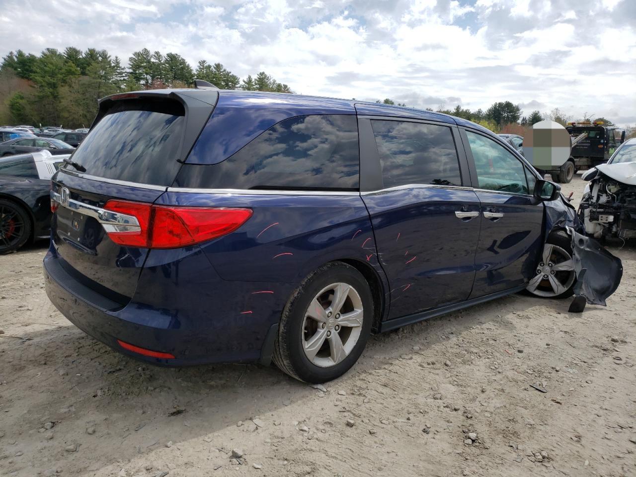 Photo 2 VIN: 5FNRL6H77JB004391 - HONDA ODYSSEY 