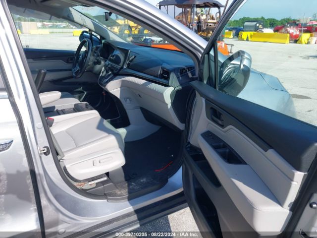 Photo 4 VIN: 5FNRL6H79JB018910 - HONDA ODYSSEY 