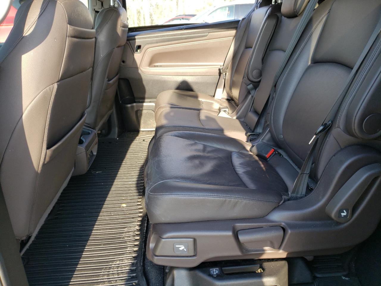 Photo 10 VIN: 5FNRL6H79JB100913 - HONDA ODYSSEY 