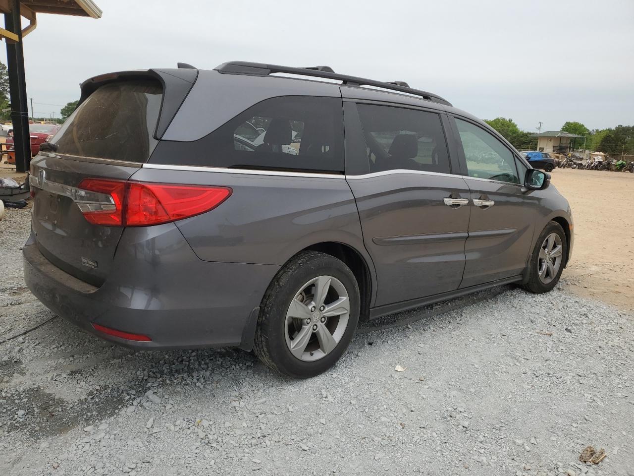 Photo 2 VIN: 5FNRL6H7XJB017667 - HONDA ODYSSEY 