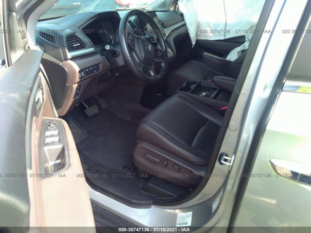 Photo 4 VIN: 5FNRL6H7XJB028295 - HONDA ODYSSEY 