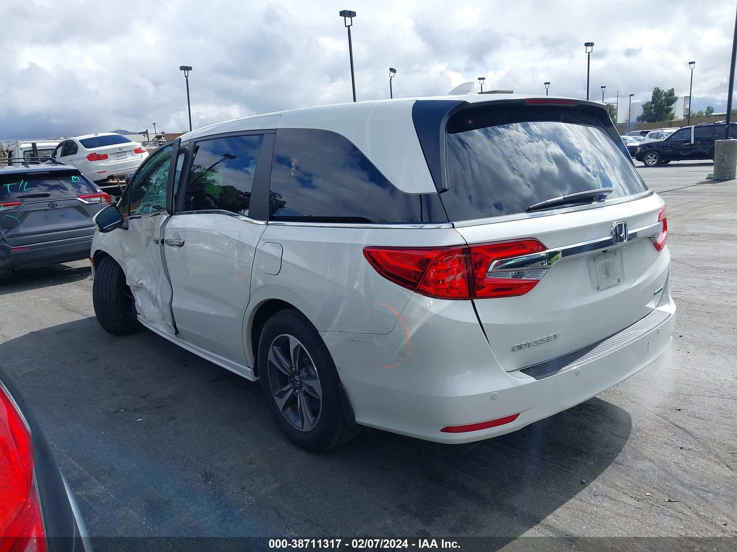 Photo 2 VIN: 5FNRL6H80KB109980 - HONDA ODYSSEY 