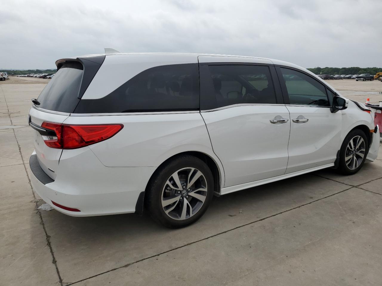 Photo 2 VIN: 5FNRL6H81PB055628 - HONDA ODYSSEY 