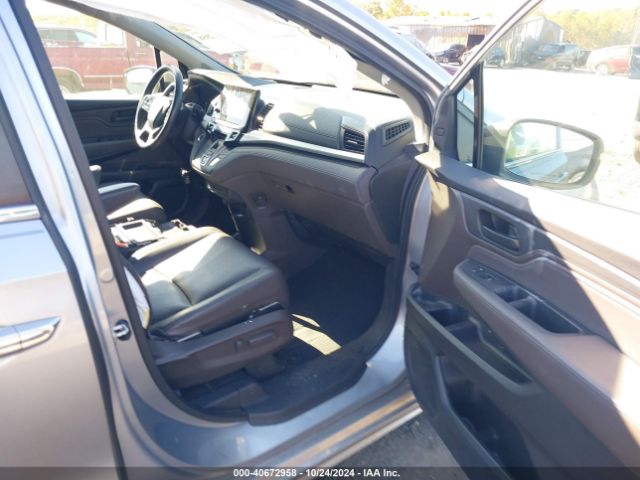 Photo 4 VIN: 5FNRL6H82JB000385 - HONDA ODYSSEY 