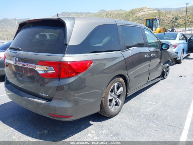 Photo 3 VIN: 5FNRL6H8XJB005947 - HONDA ODYSSEY 