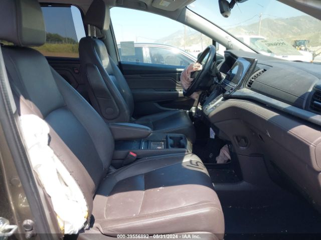 Photo 4 VIN: 5FNRL6H8XJB005947 - HONDA ODYSSEY 