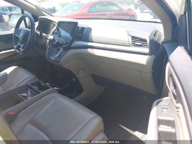 Photo 4 VIN: 5FNRL6H8XJB007858 - HONDA ODYSSEY 