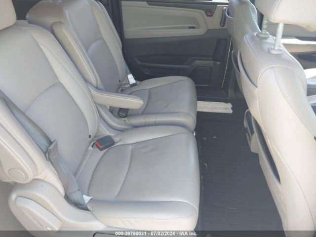 Photo 7 VIN: 5FNRL6H8XJB007858 - HONDA ODYSSEY 