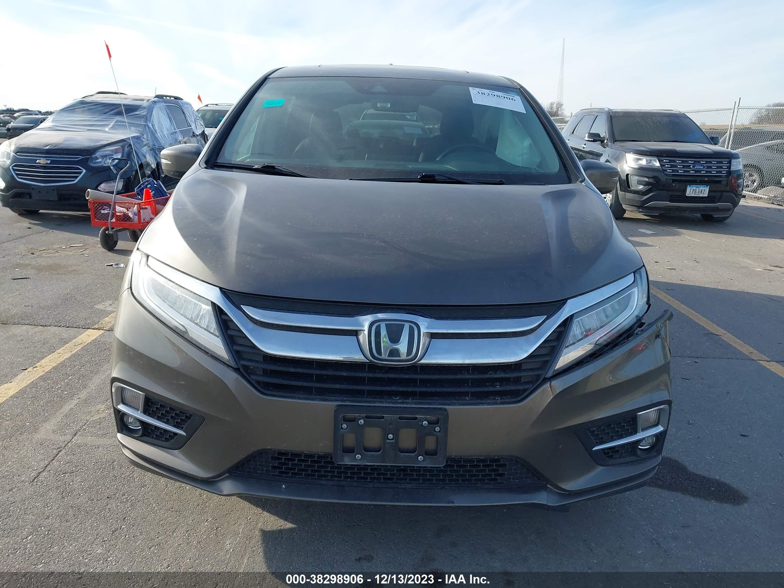 Photo 11 VIN: 5FNRL6H9XJB048368 - HONDA ODYSSEY 