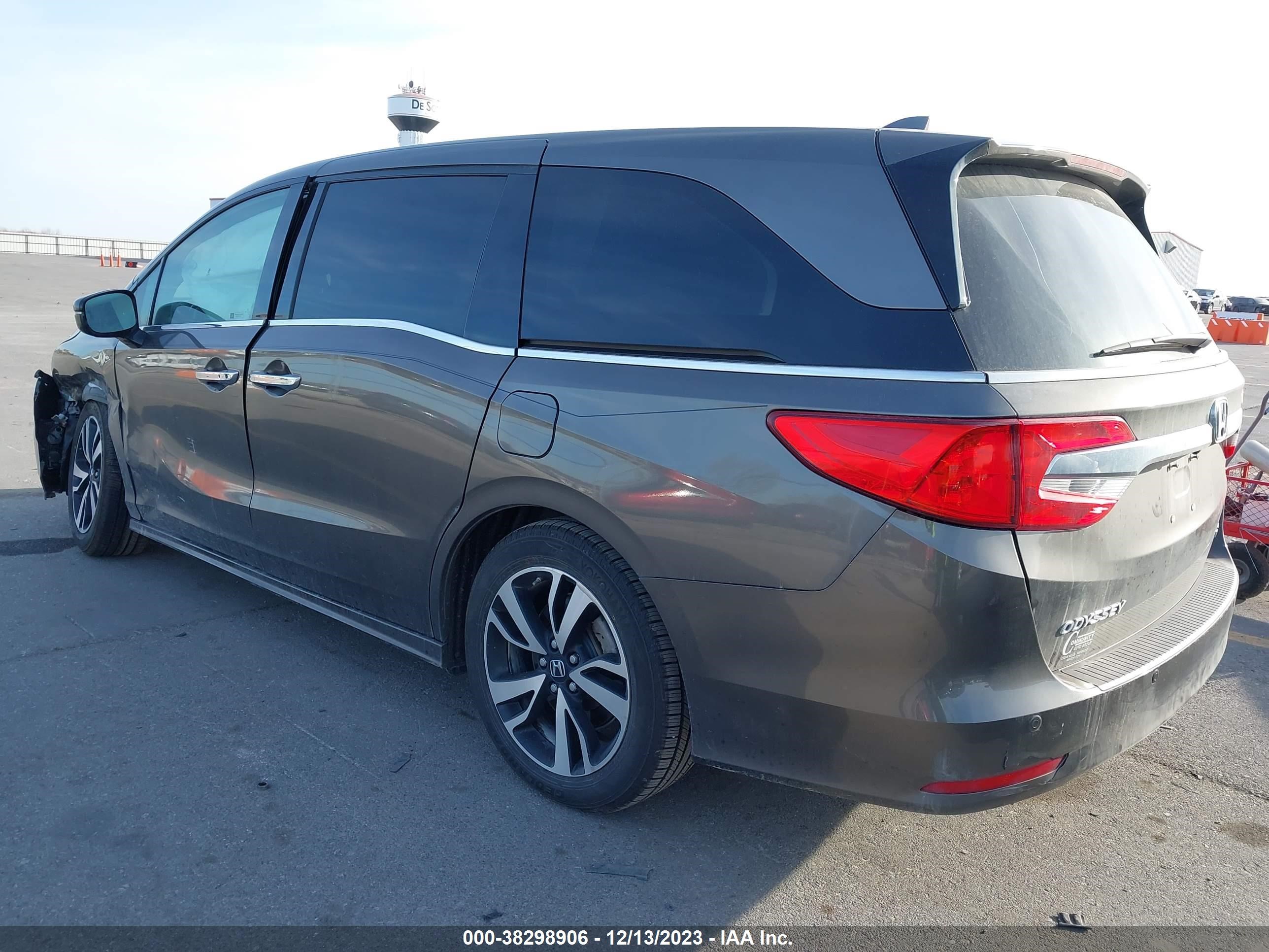 Photo 2 VIN: 5FNRL6H9XJB048368 - HONDA ODYSSEY 