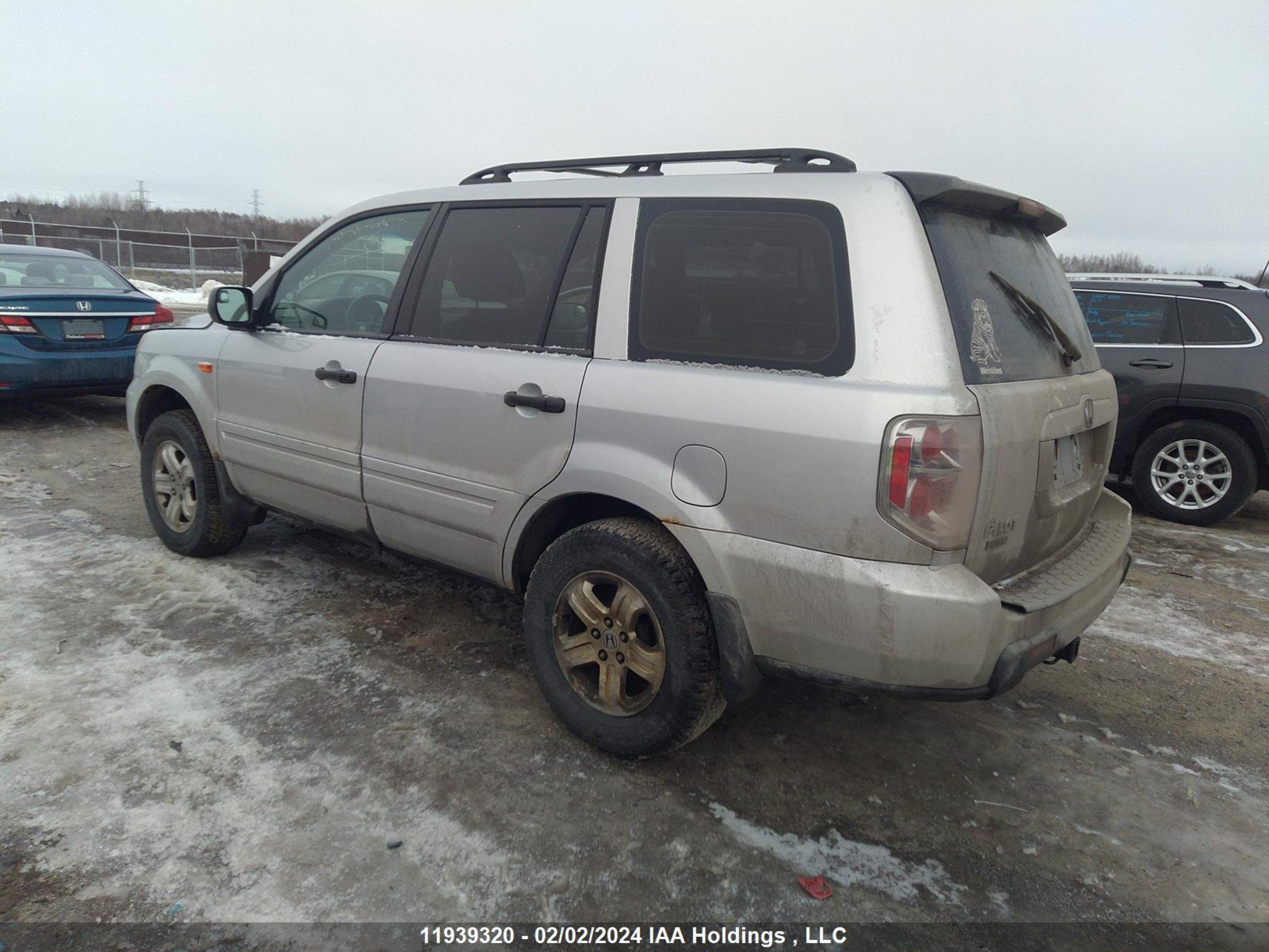 Photo 2 VIN: 5FNYF18136B023609 - HONDA PILOT 