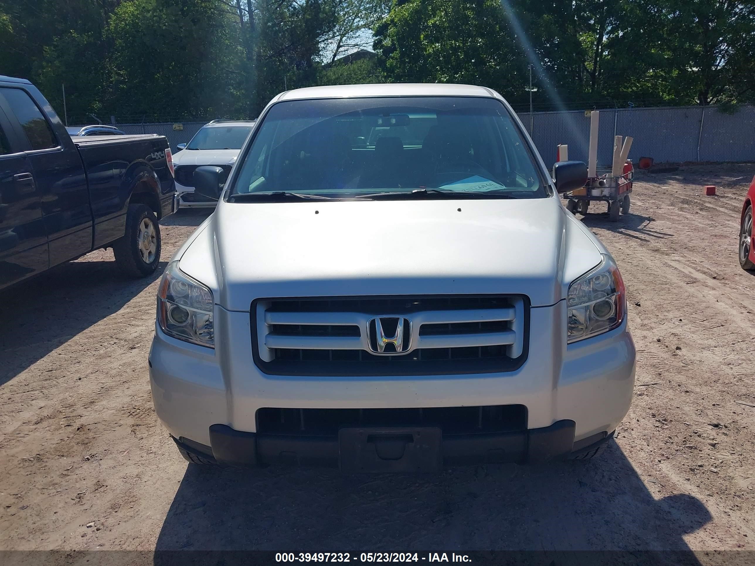 Photo 11 VIN: 5FNYF18167B021483 - HONDA PILOT 