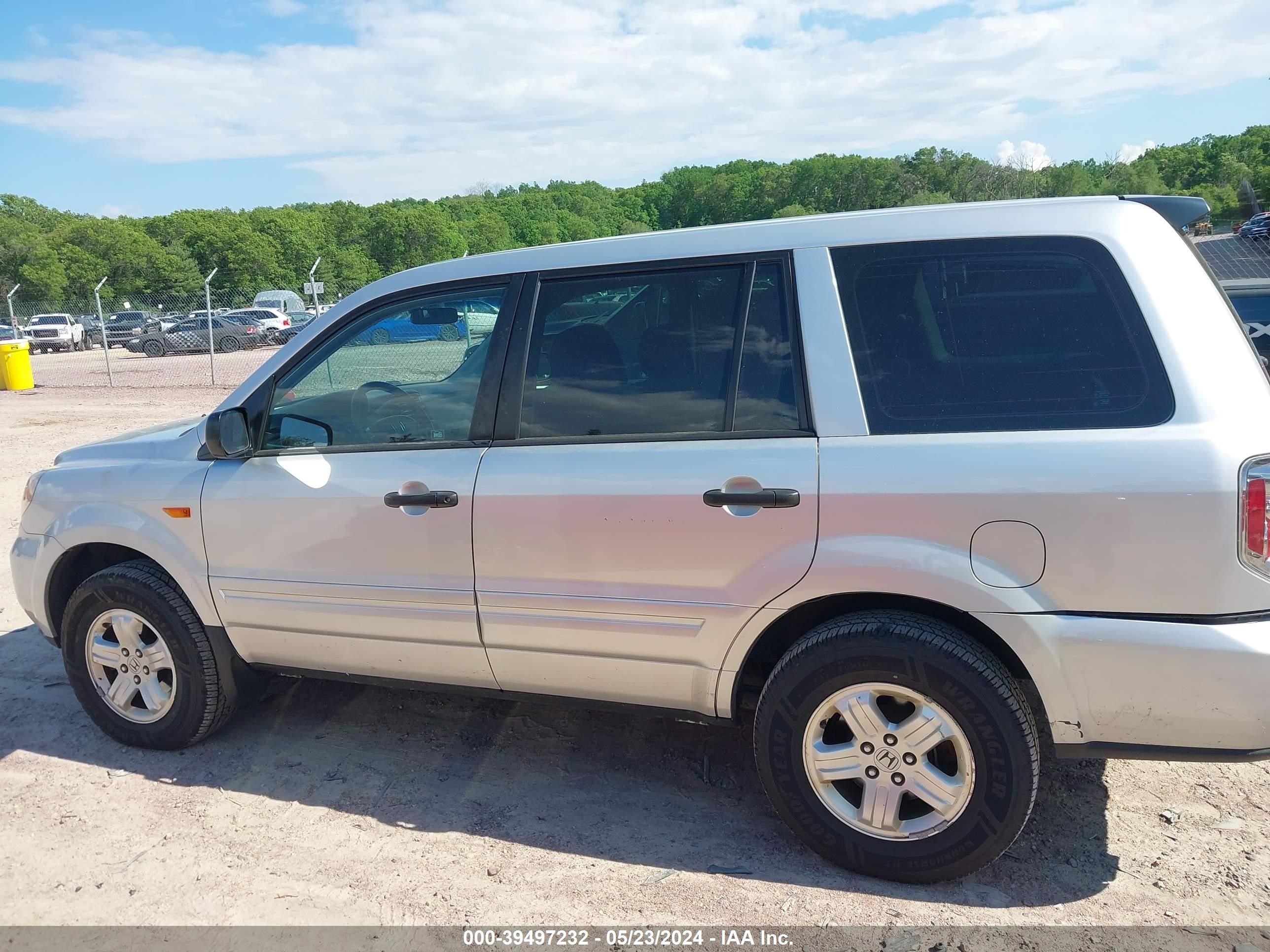 Photo 13 VIN: 5FNYF18167B021483 - HONDA PILOT 