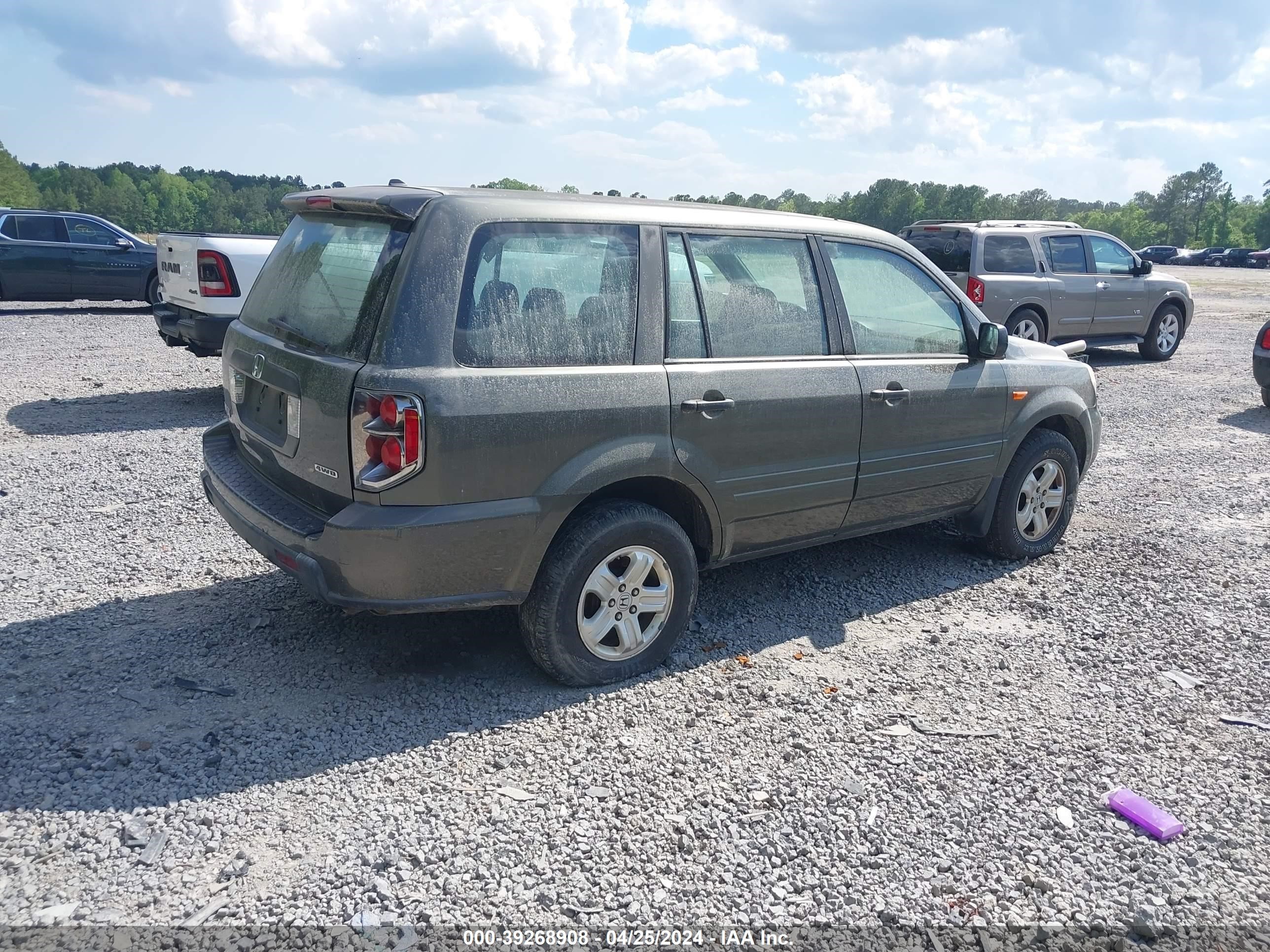 Photo 3 VIN: 5FNYF18196B029740 - HONDA PILOT 