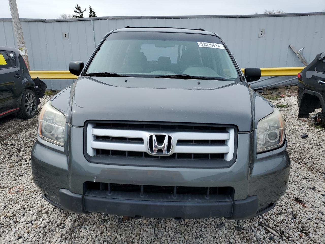 Photo 4 VIN: 5FNYF18197B019937 - HONDA PILOT 