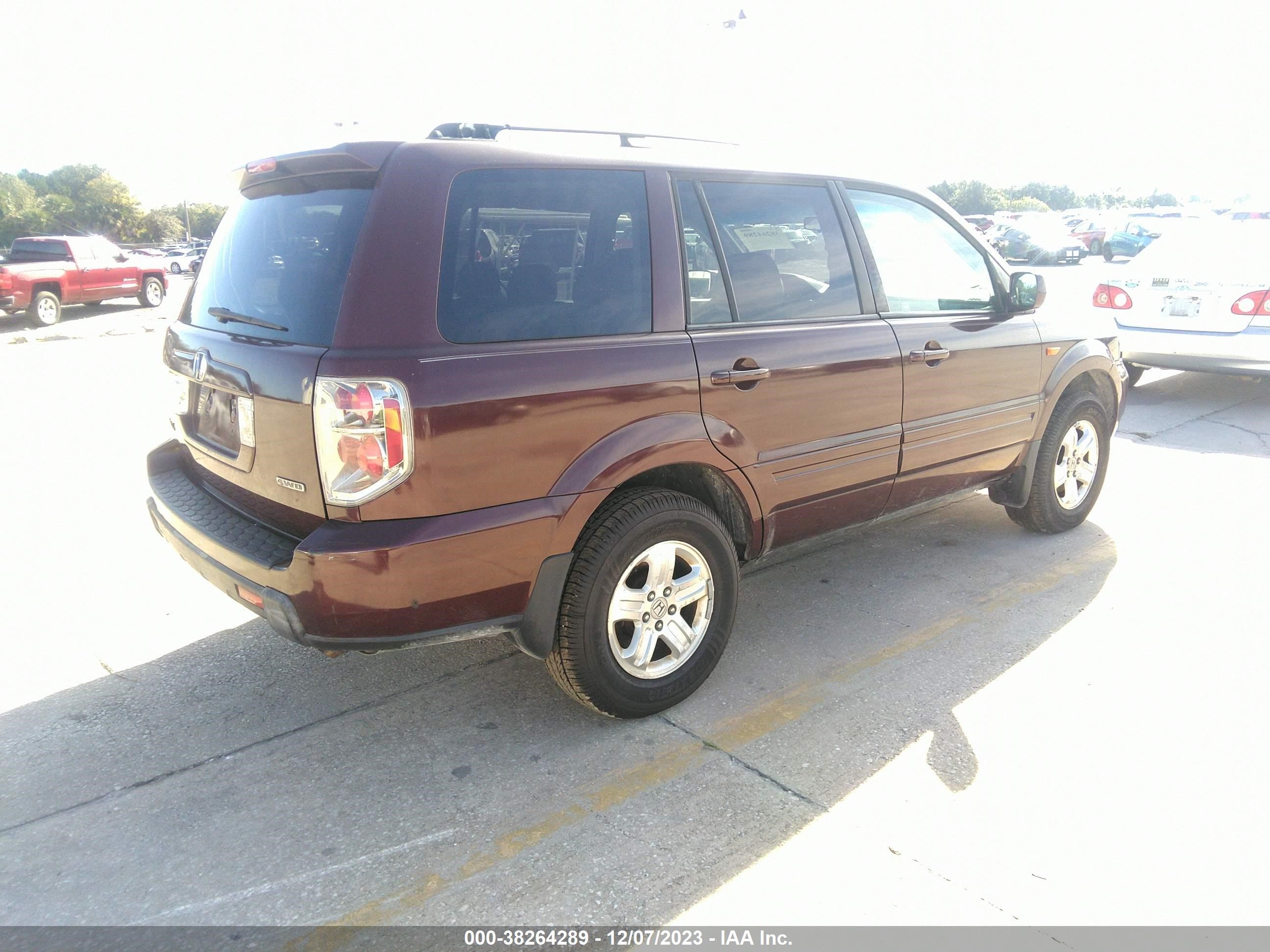 Photo 3 VIN: 5FNYF18218B017223 - HONDA PILOT 