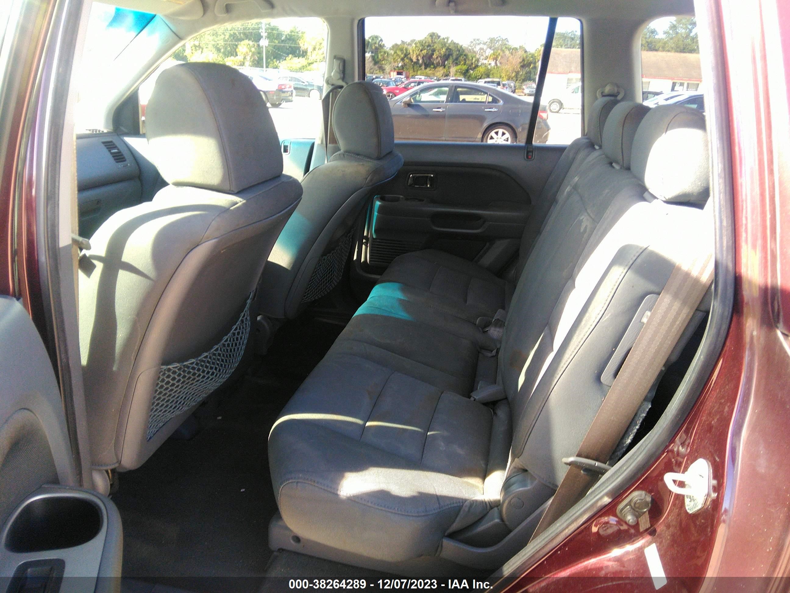 Photo 7 VIN: 5FNYF18218B017223 - HONDA PILOT 