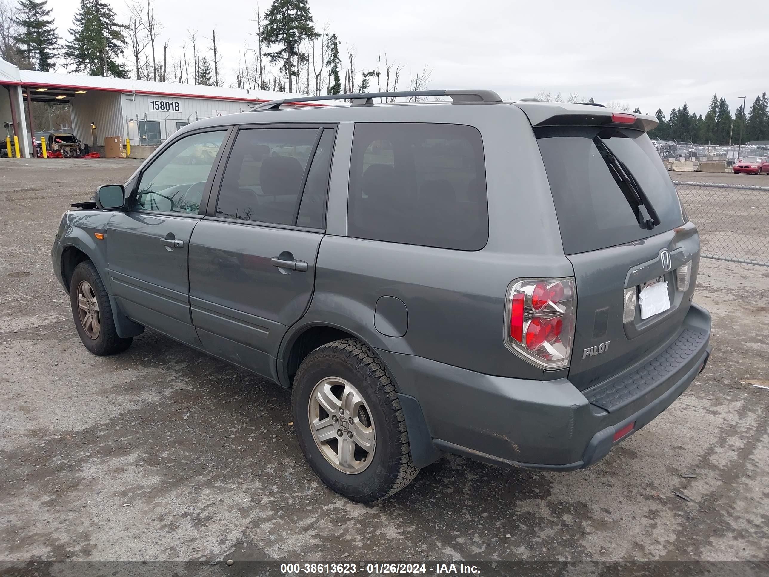 Photo 2 VIN: 5FNYF18238B039241 - HONDA PILOT 