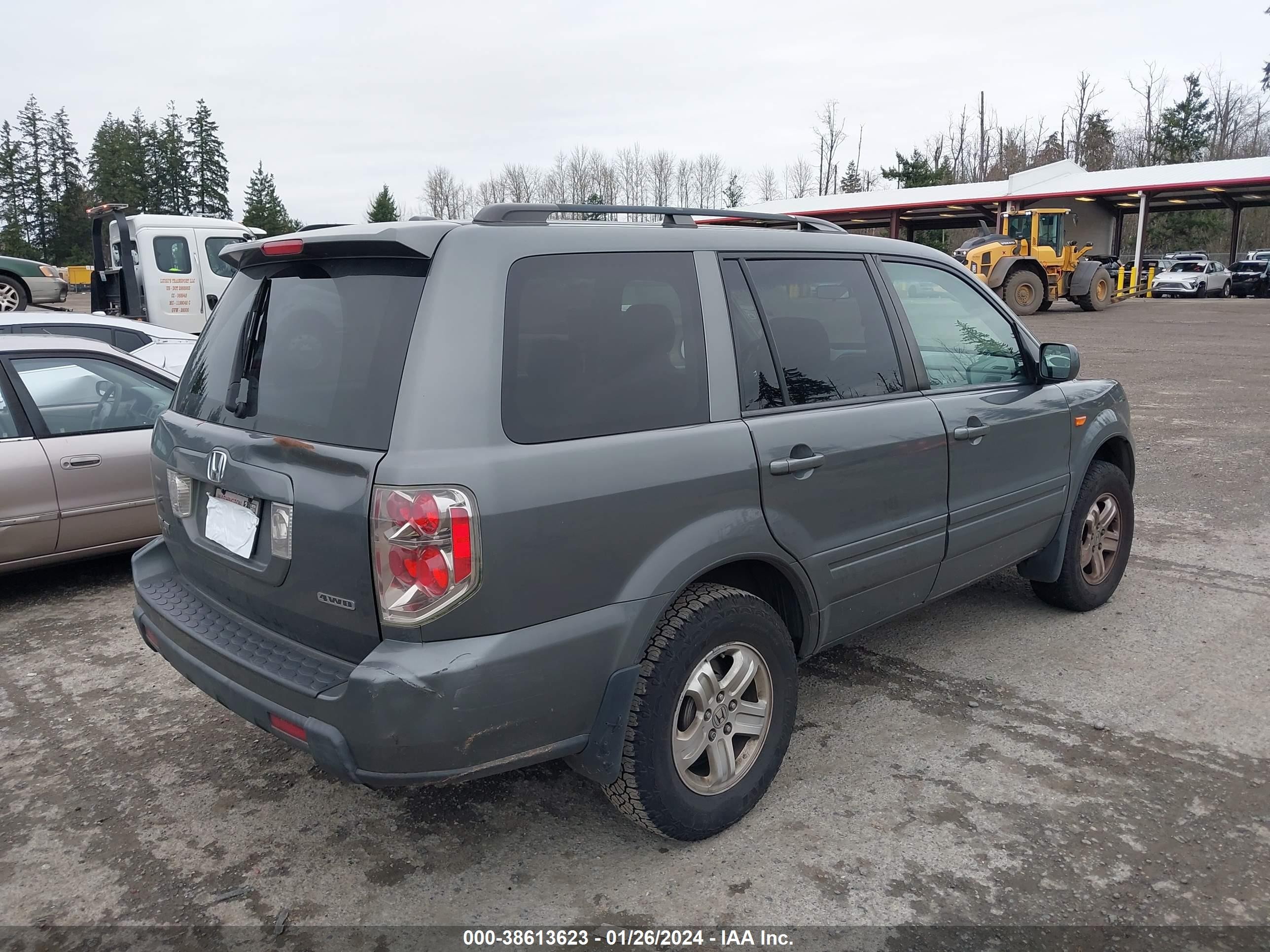 Photo 3 VIN: 5FNYF18238B039241 - HONDA PILOT 