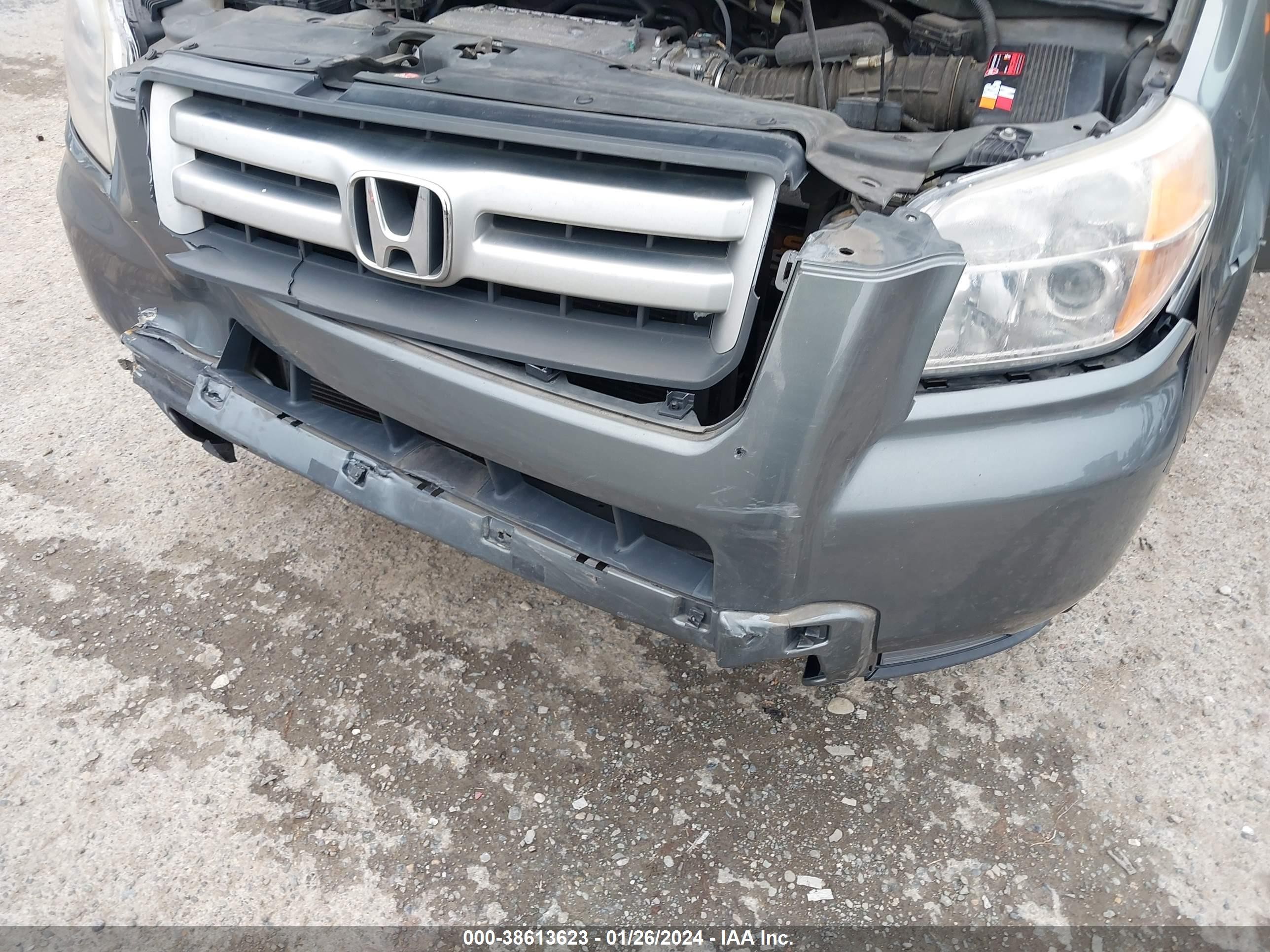 Photo 5 VIN: 5FNYF18238B039241 - HONDA PILOT 